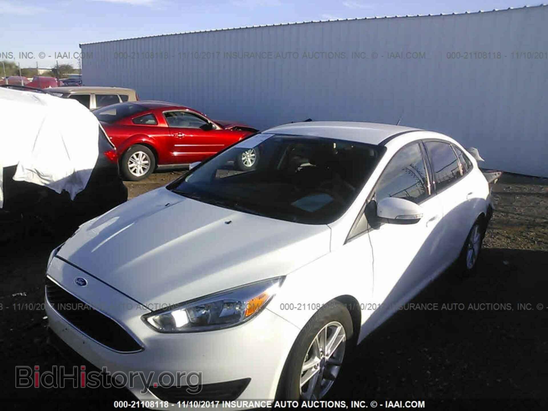 2016 Ford Focus - VIN: 1FADP3F24GL337700 - Photo 2