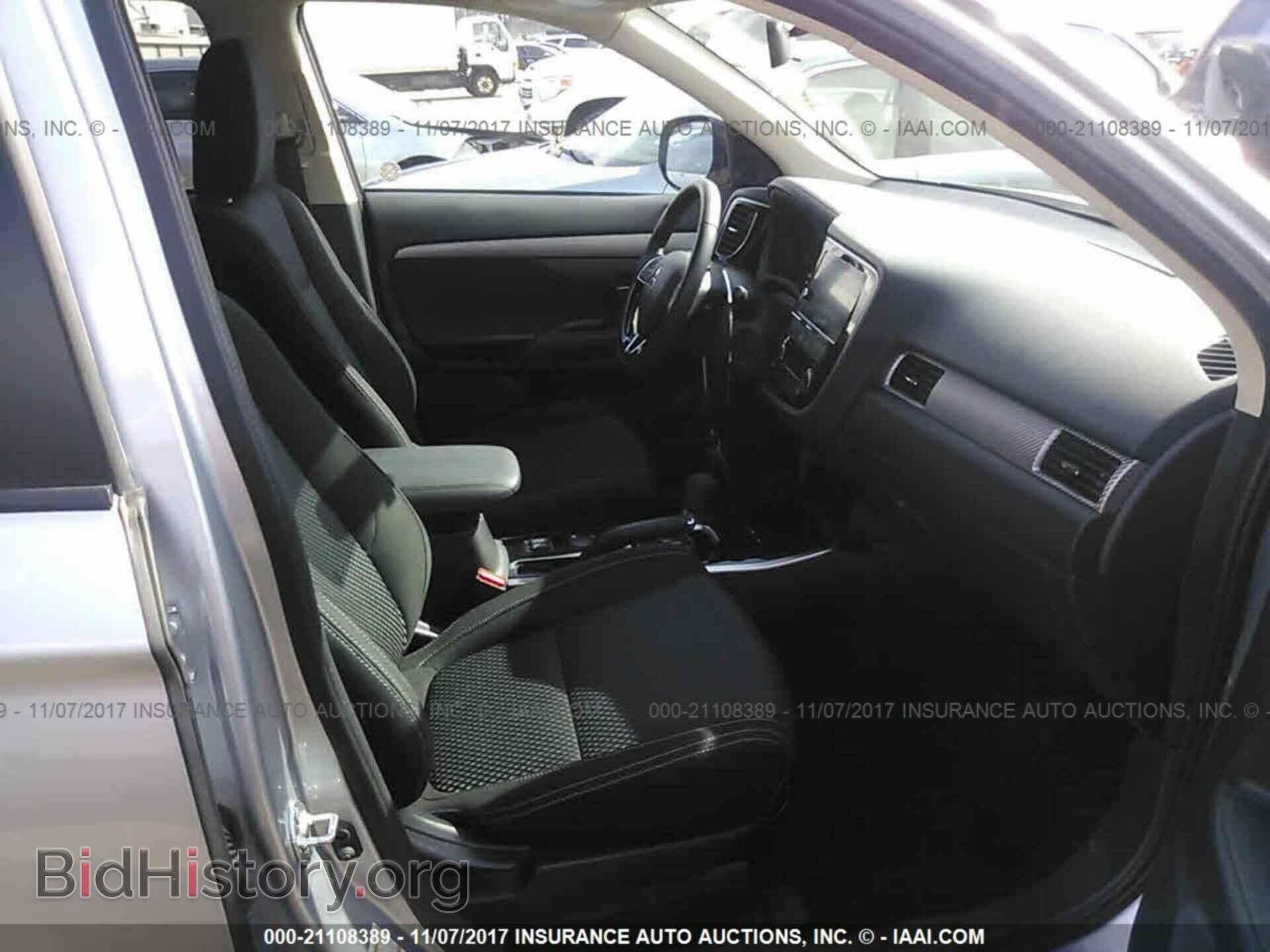 2017 Mitsubishi Outlander - VIN: JA4AD3A3XHZ044401 - Фото 5