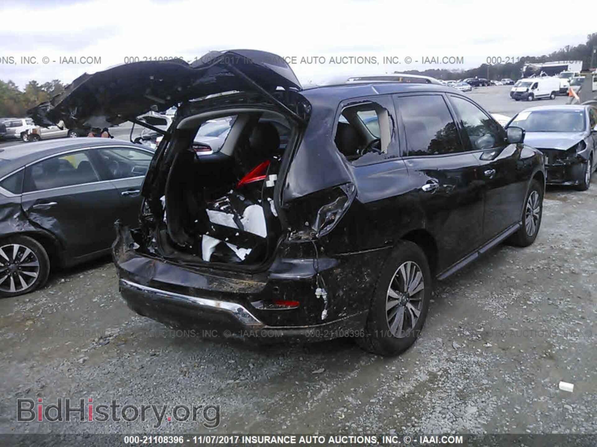 2017 Nissan Pathfinder - VIN: 5N1DR2MM7HC675351 - Фото 4