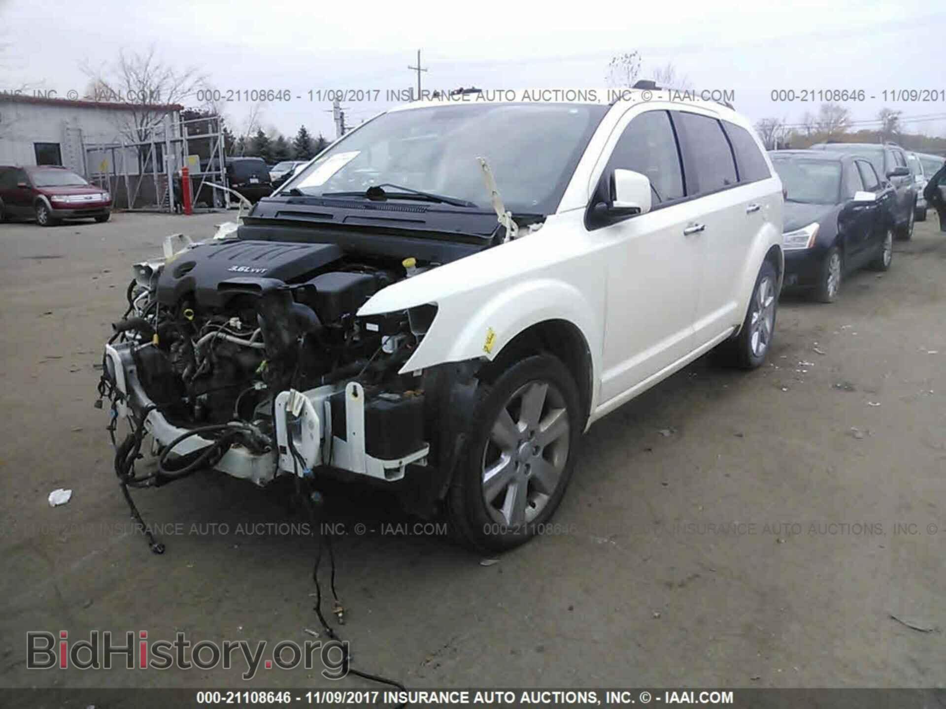 2011 Dodge Journey - VIN: 3D4PH6FG6BT570575 - Фото 2