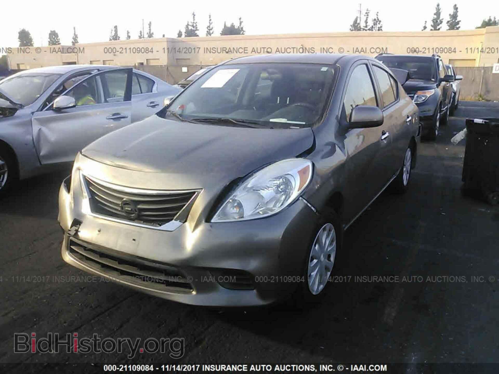 2012 Nissan Versa - VIN: 3N1CN7AP2CL852413 - Фото 2