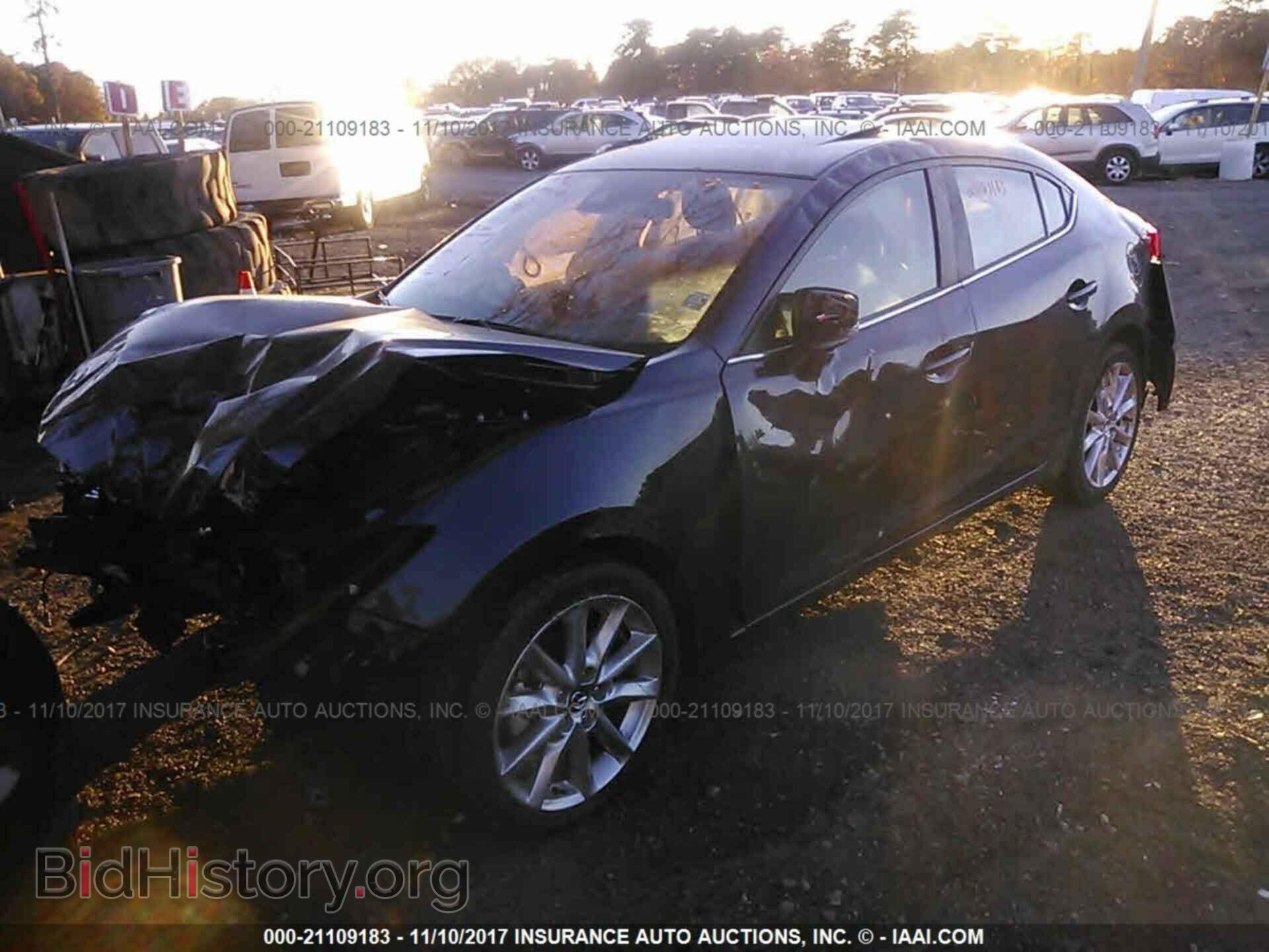 2017 Mazda 3 - VIN: 3MZBN1W38HM140465 - Photo 2