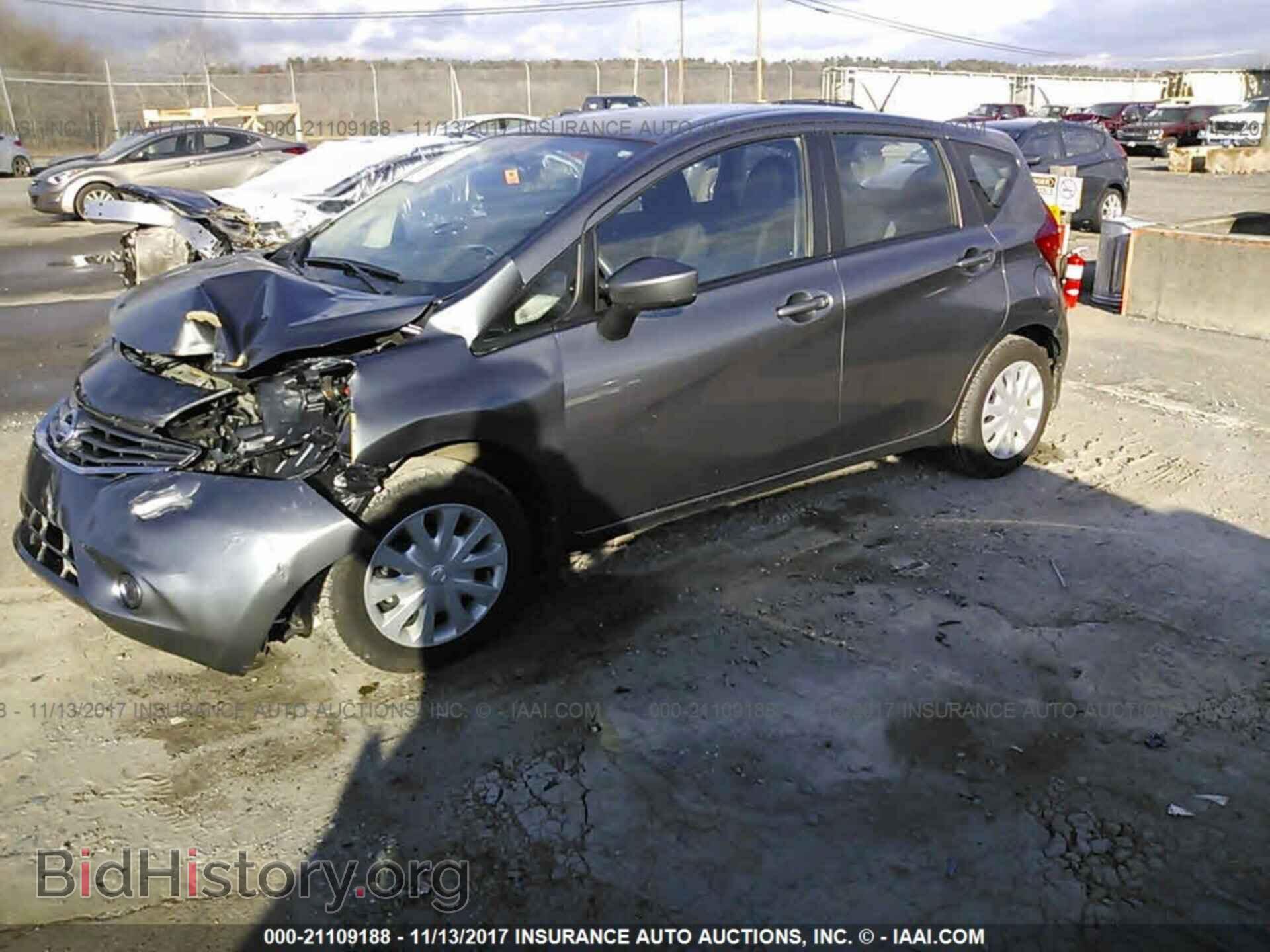 2016 Nissan Versa note - VIN: 3N1CE2CP4GL366076 - Фото 2