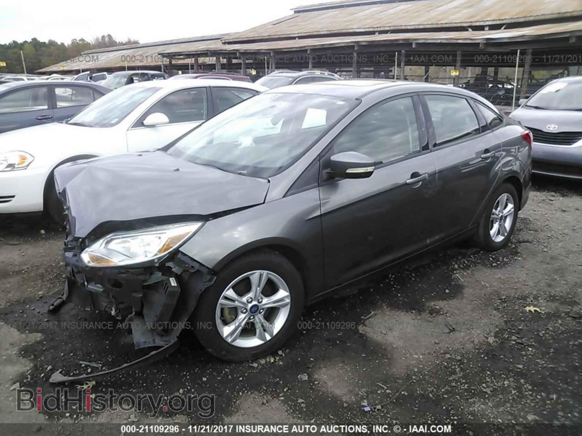 2013 Ford Focus - VIN: 1FADP3F21DL265723 - Фото 2