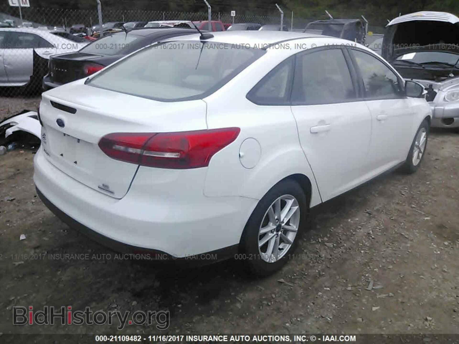 2016 Ford Focus - VIN: 1FADP3F2XGL369566 - Фото 4