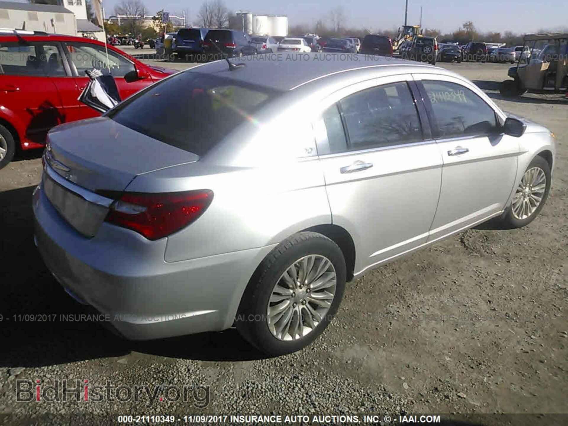 2011 Chrysler 200 - VIN: 1C3BC2FB9BN570853 - Photo 4