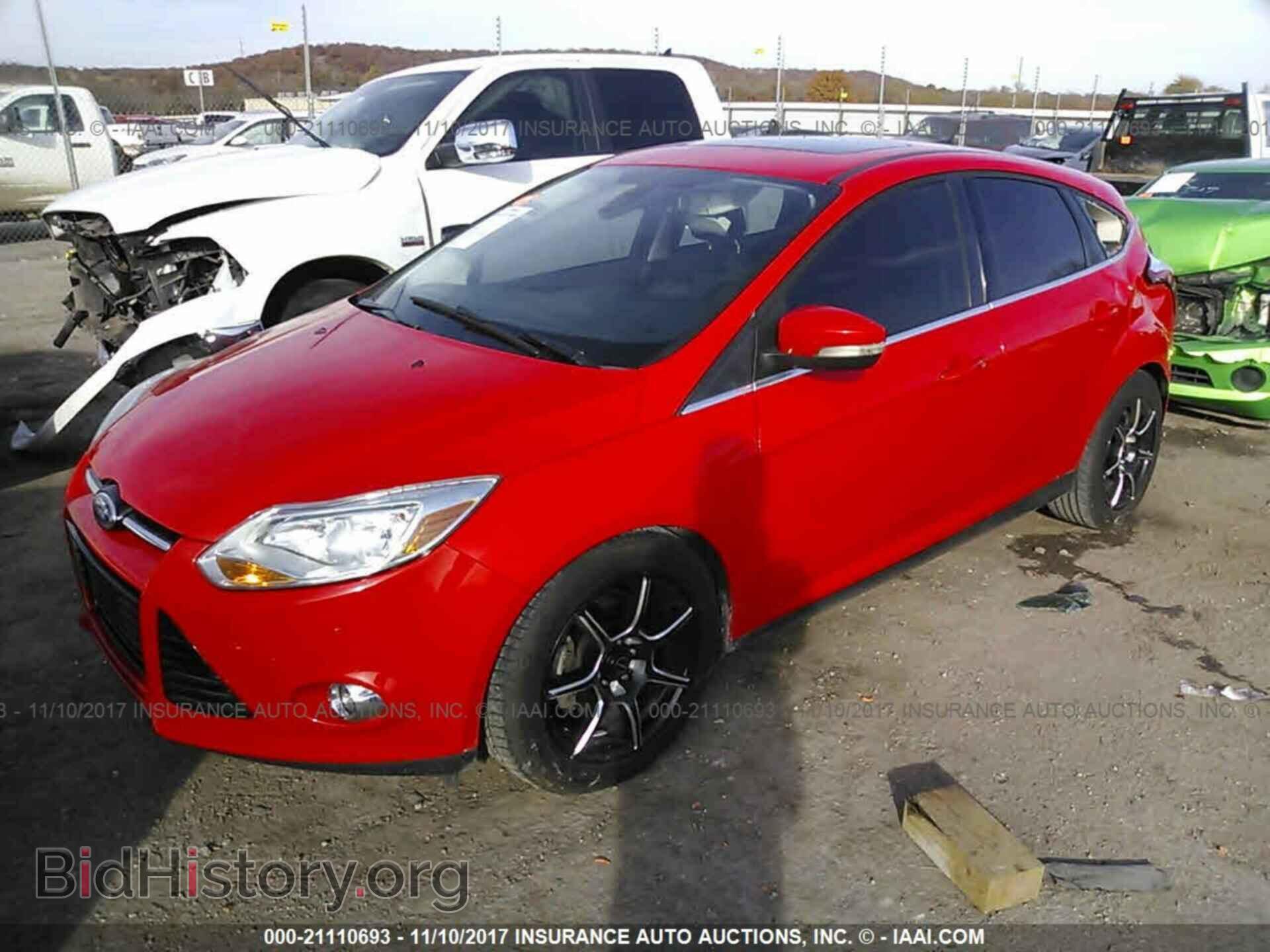 2012 Ford Focus - VIN: 1FAHP3M28CL210687 - Photo 2