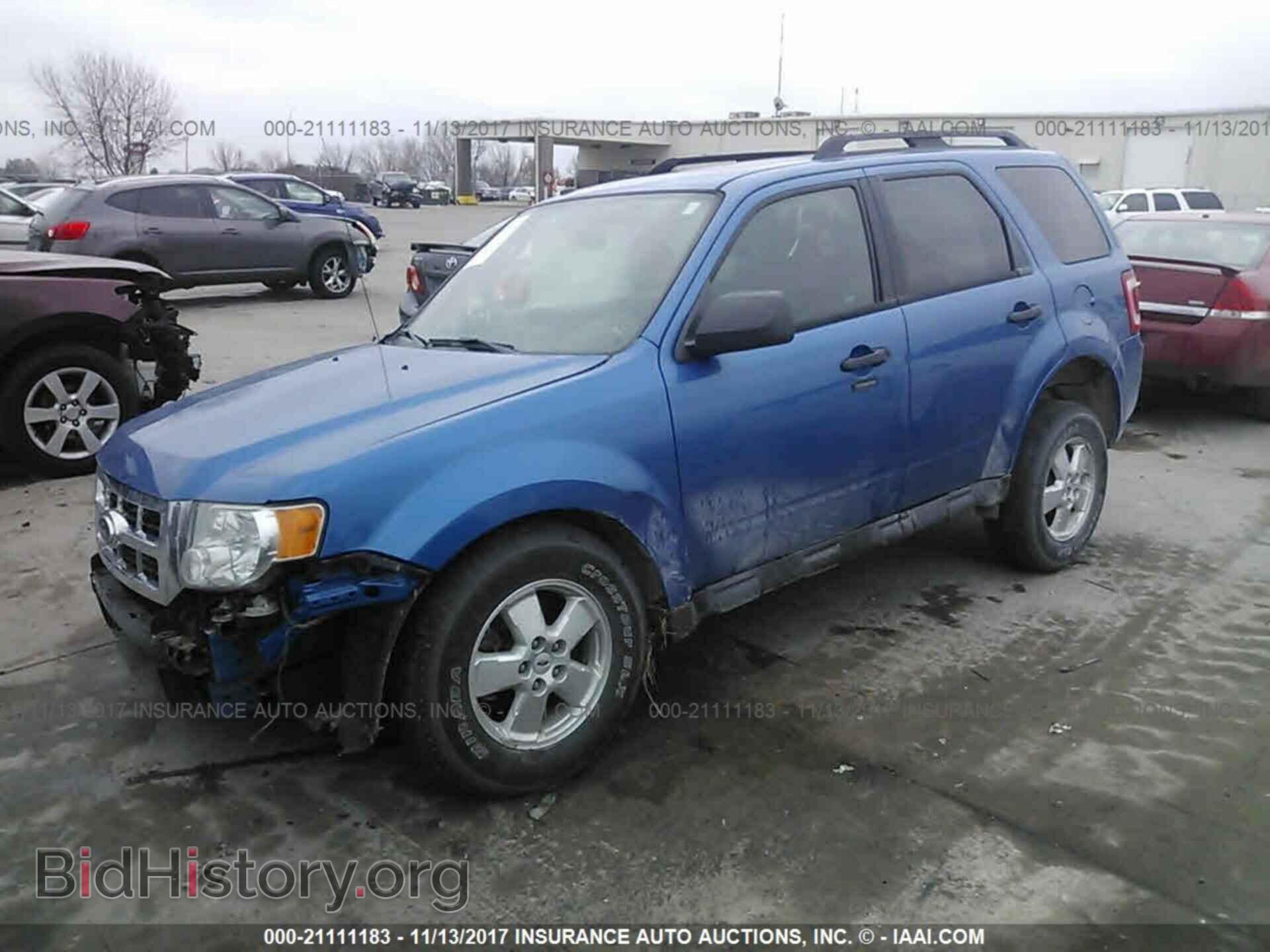 2011 Ford Escape - VIN: 1FMCU9DG7BKB24590 - Фото 2
