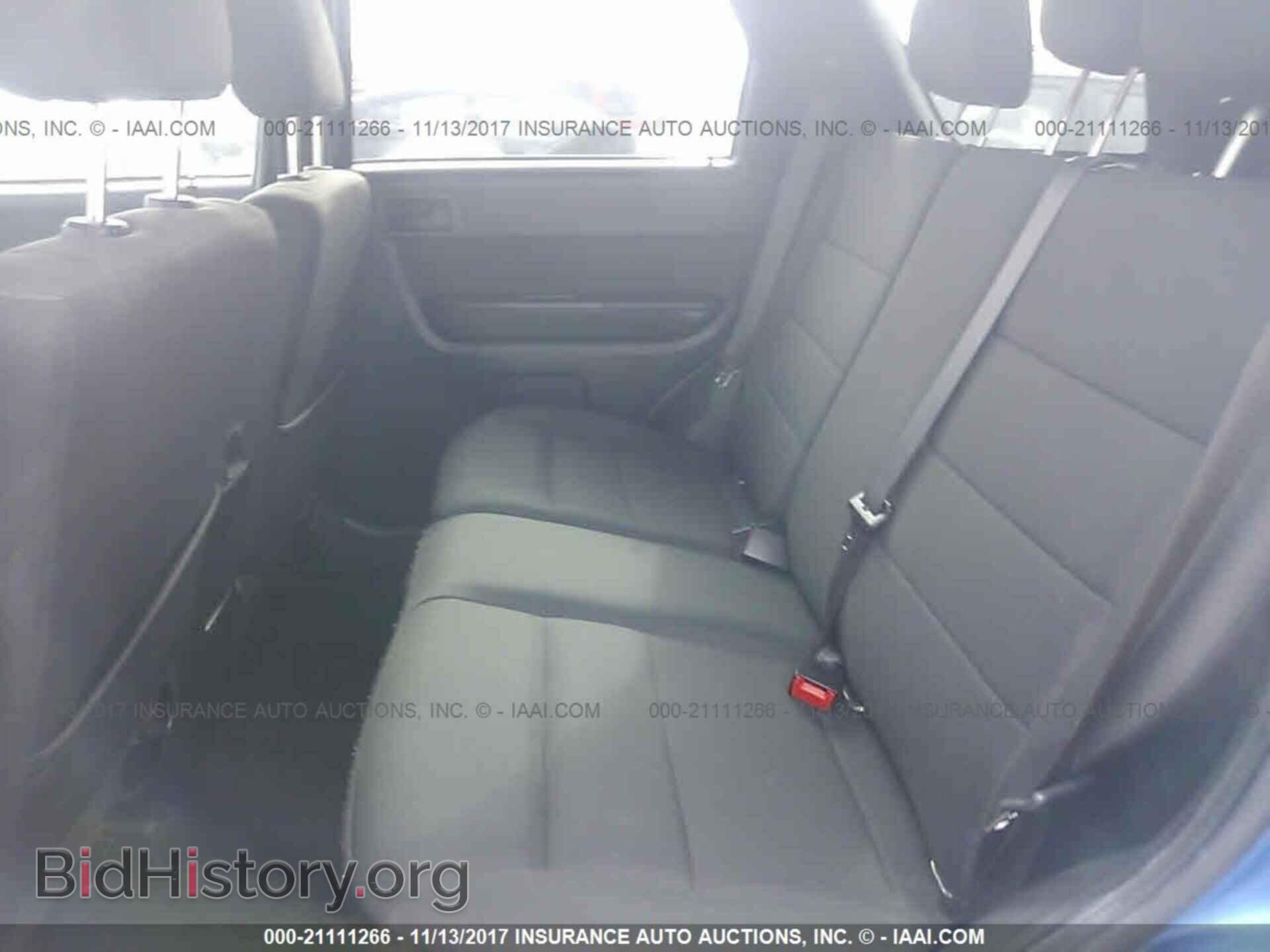 2011 Ford Escape - VIN: 1FMCU9D72BKB74488 - Photo 8