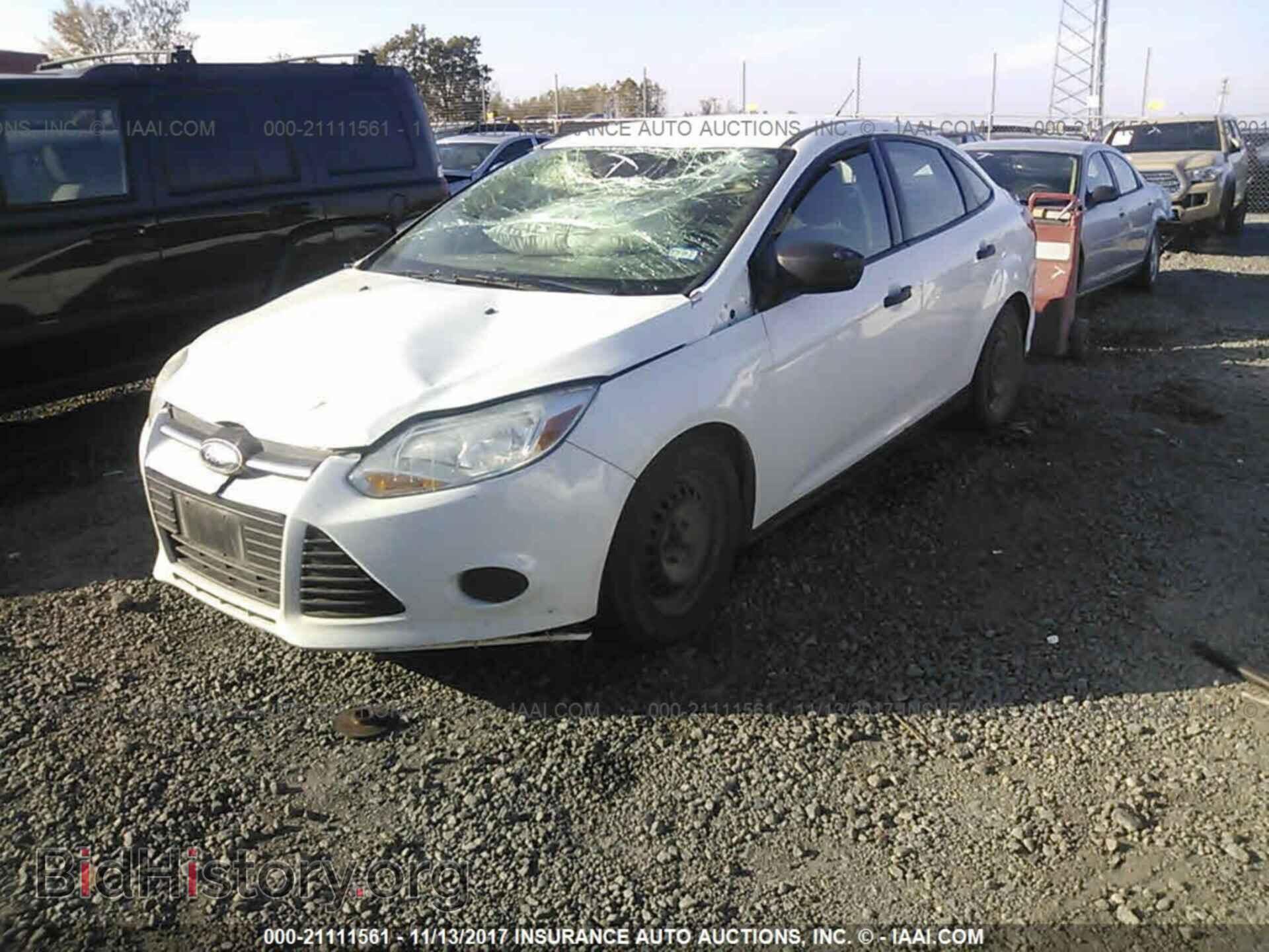 2014 Ford Focus - VIN: 1FADP3E2XEL263732 - Photo 2