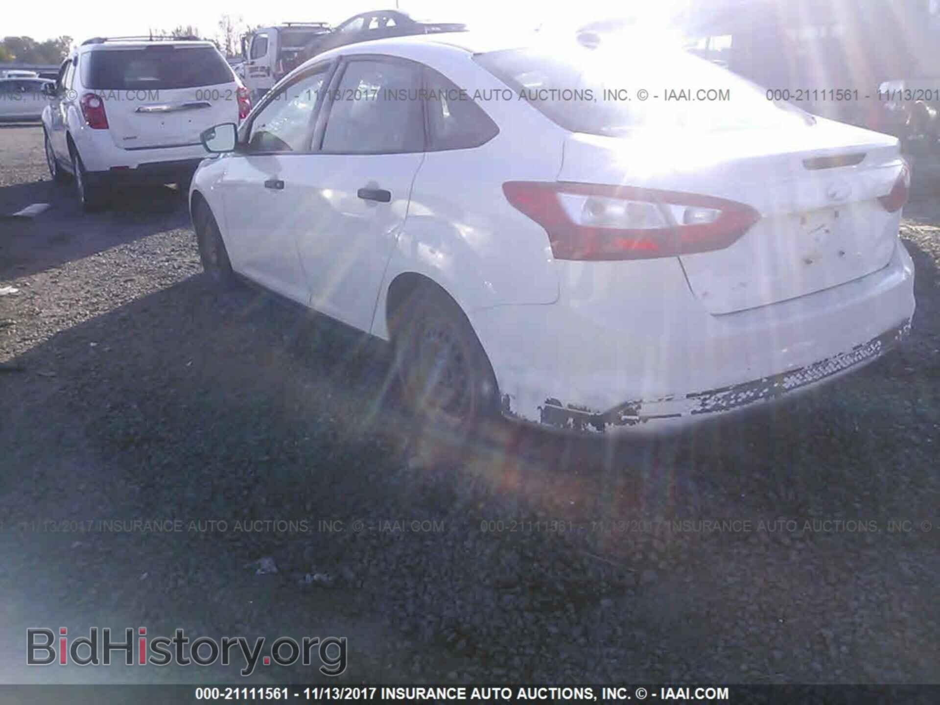 2014 Ford Focus - VIN: 1FADP3E2XEL263732 - Photo 3