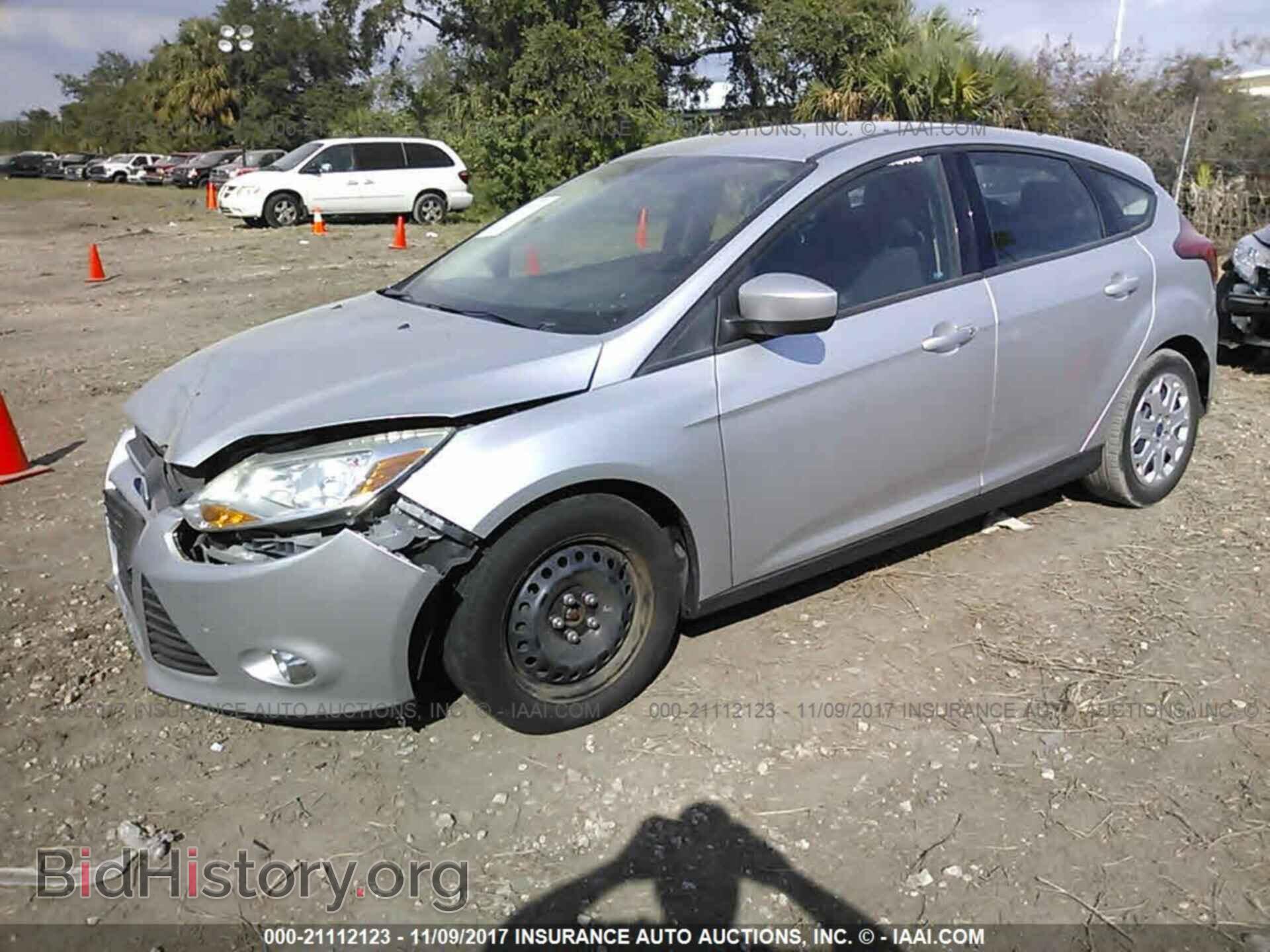 2012 Ford Focus - VIN: 1FAHP3K20CL166557 - Photo 2