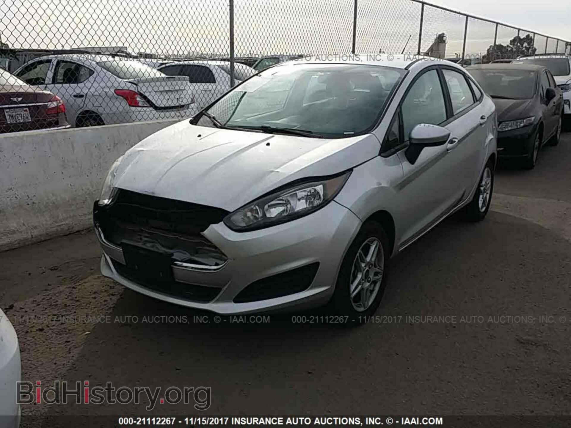 2017 Ford Fiesta - VIN: 3FADP4BJXHM140355 - Фото 2