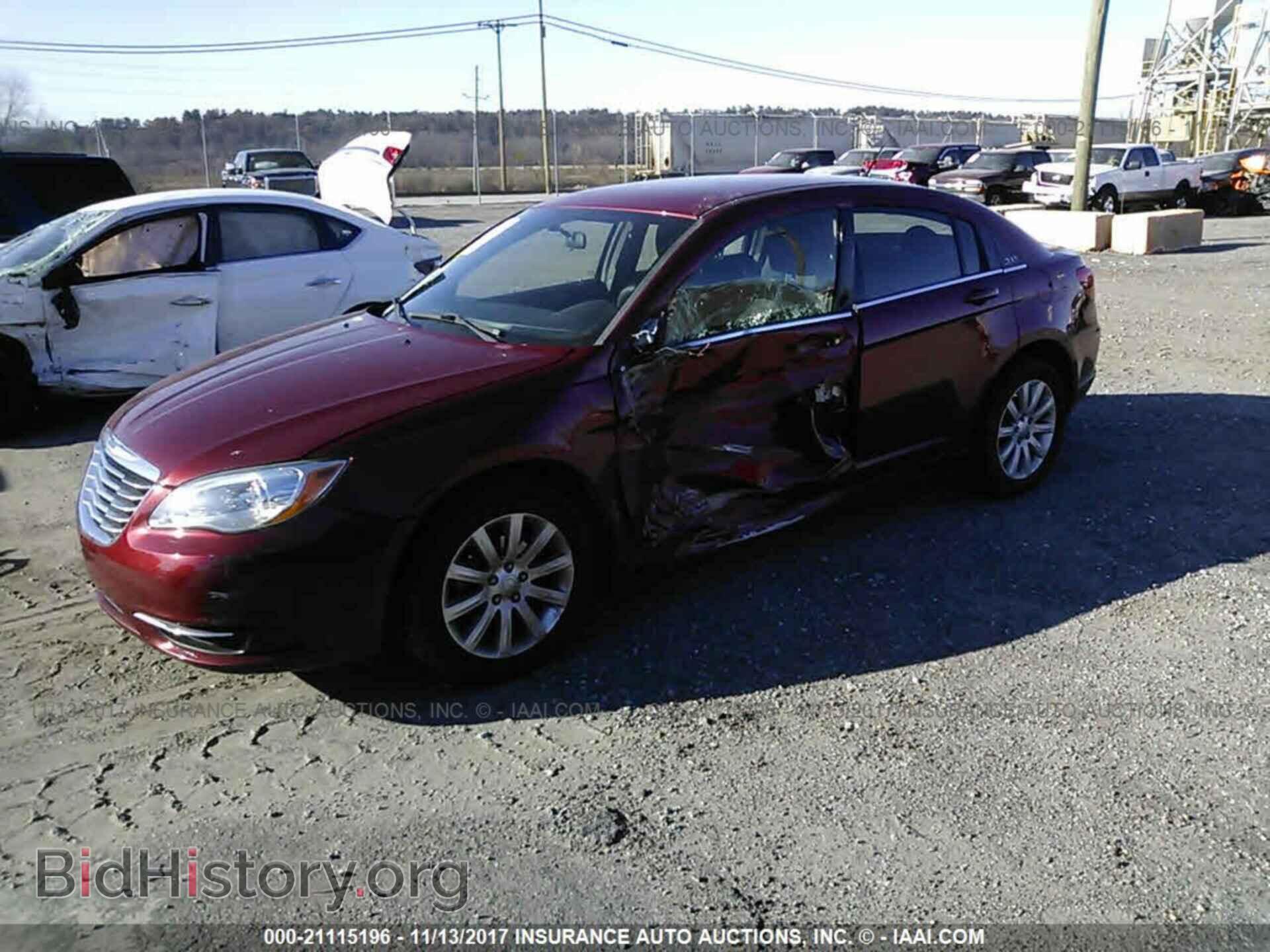 2013 Chrysler 200 - VIN: 1C3CCBBB0DN687136 - Photo 2