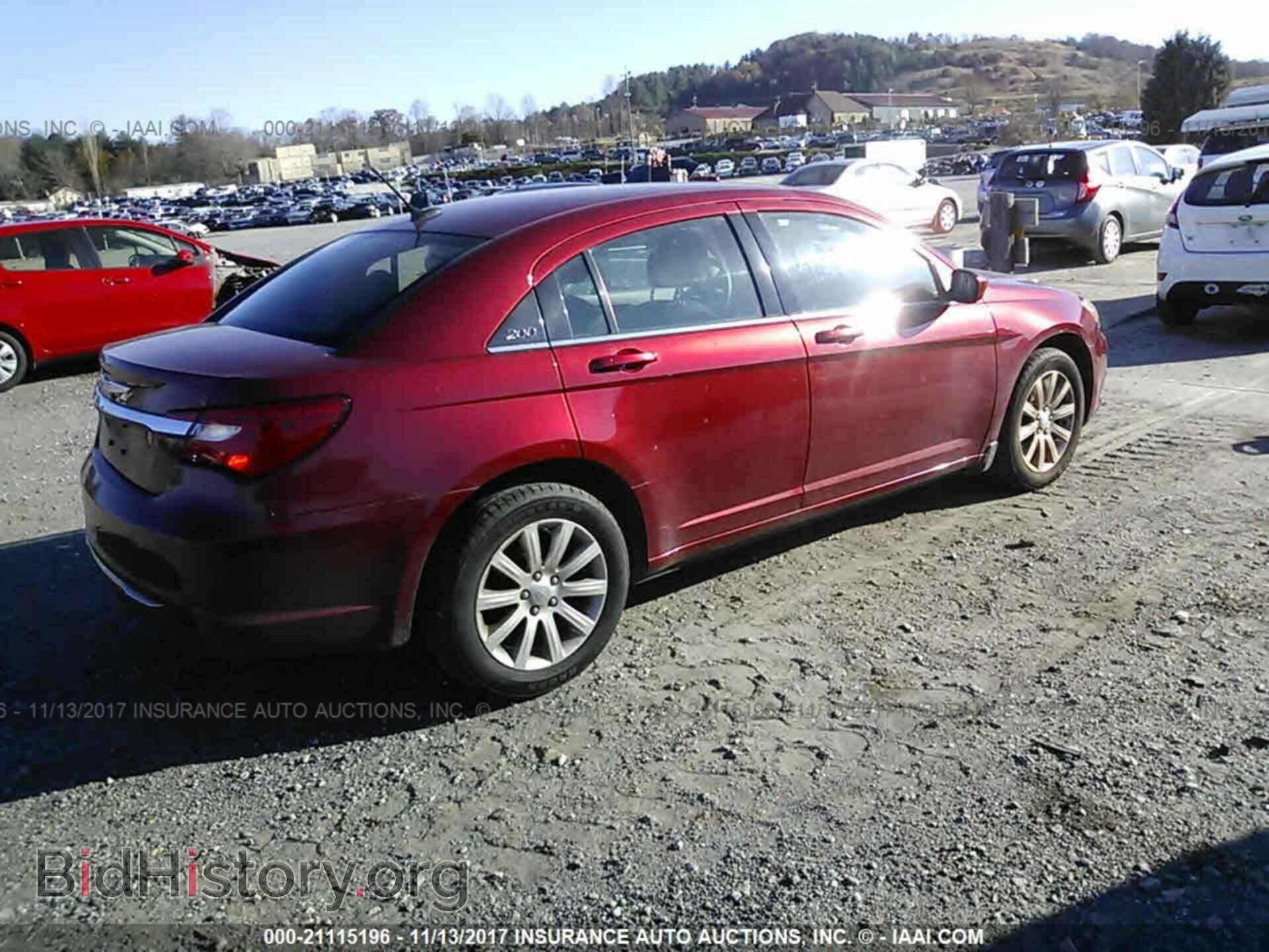 2013 Chrysler 200 - VIN: 1C3CCBBB0DN687136 - Photo 4