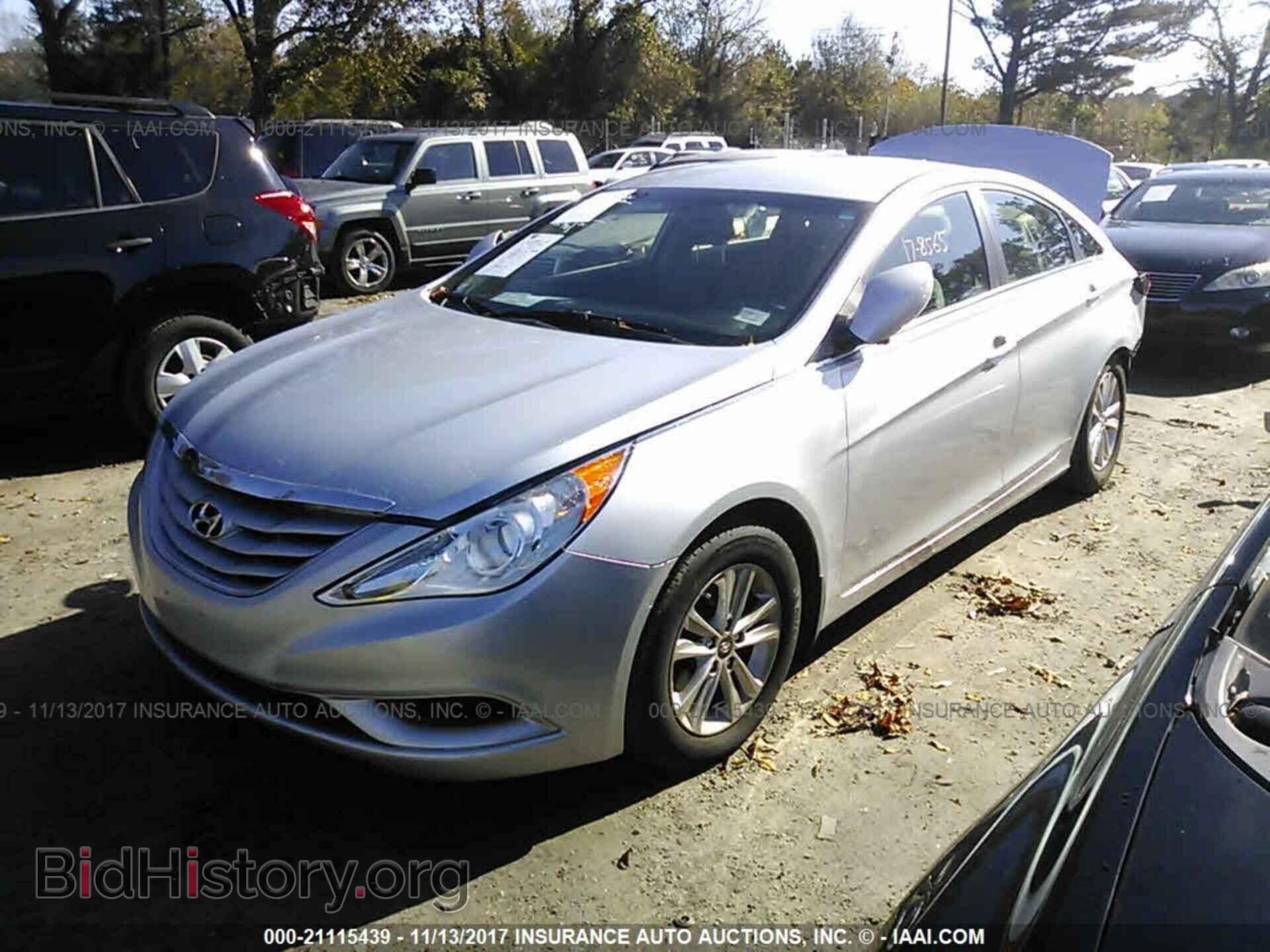 2012 Hyundai Sonata - VIN: 5NPEB4AC2CH445833 - Фото 2