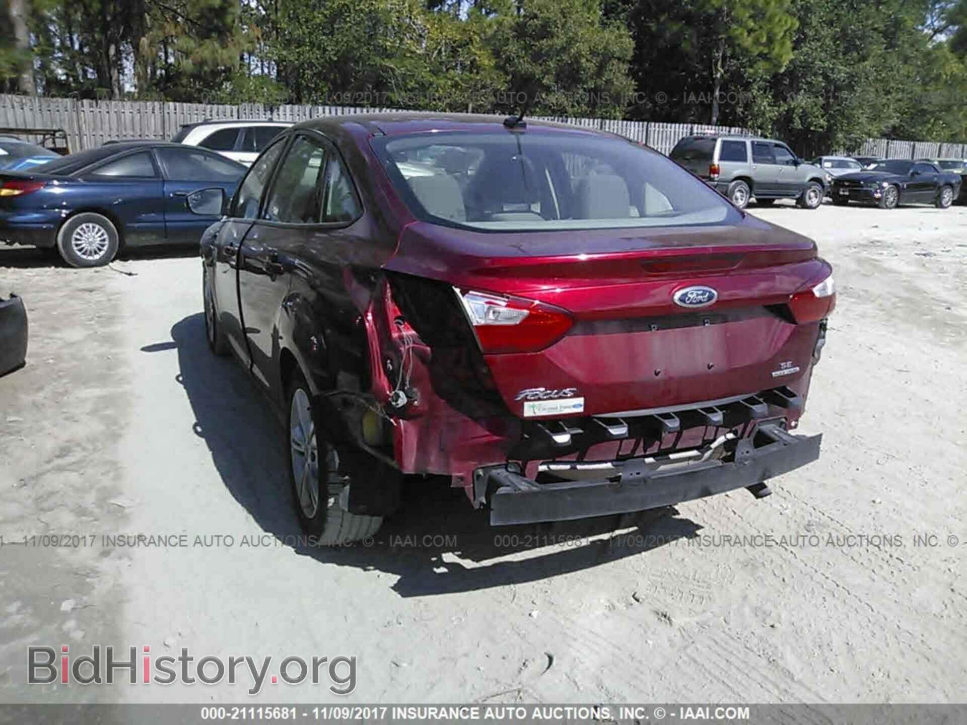 2014 Ford Focus - VIN: 1FADP3F2XEL387675 - Photo 3
