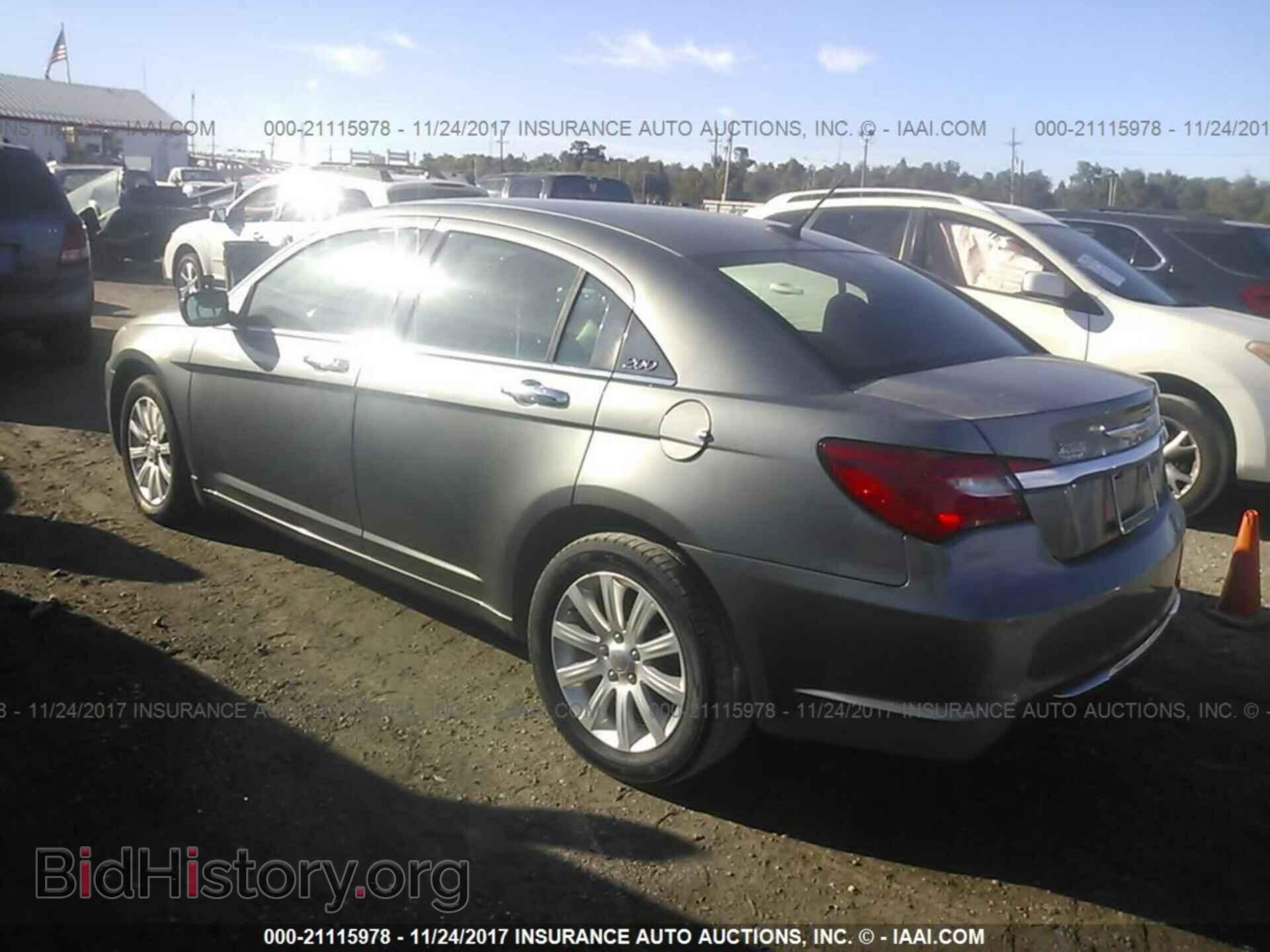 2013 Chrysler 200 - VIN: 1C3CCBCG7DN522677 - Фото 3