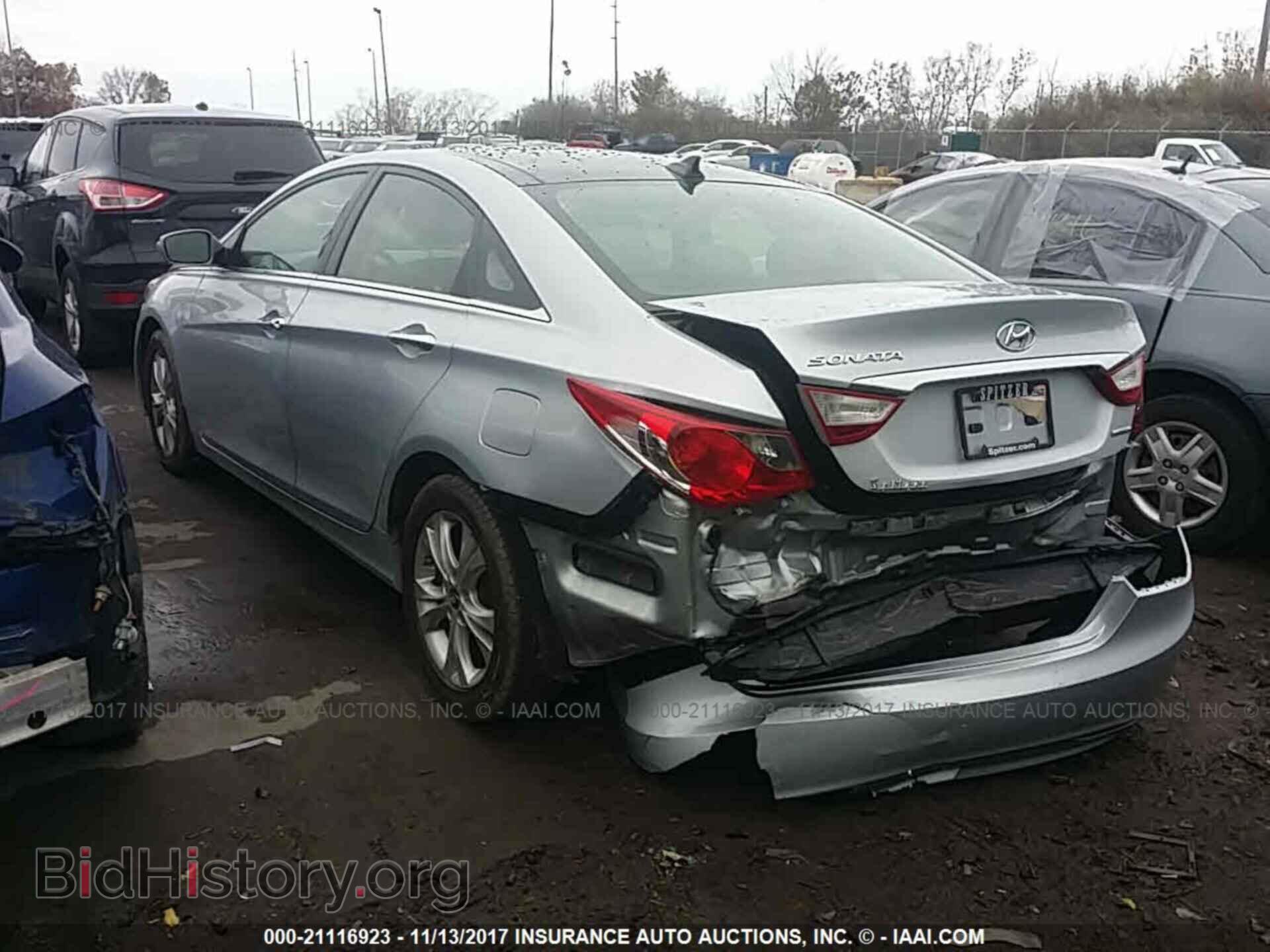 2012 Hyundai Sonata - VIN: 5NPEC4AC2CH339668 - Photo 3