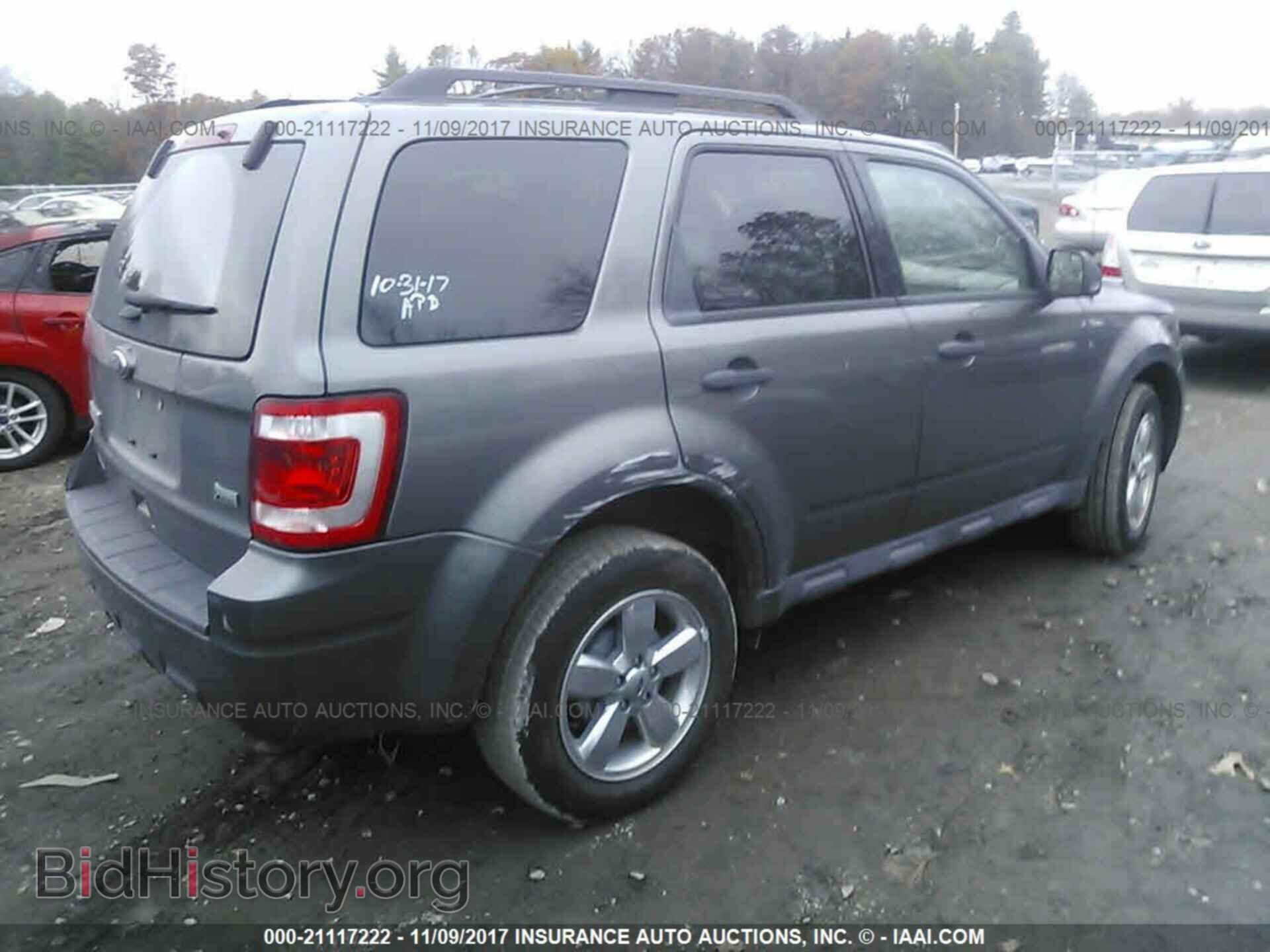 2011 Ford Escape - VIN: 1FMCU9DG0BKC27608 - Photo 4