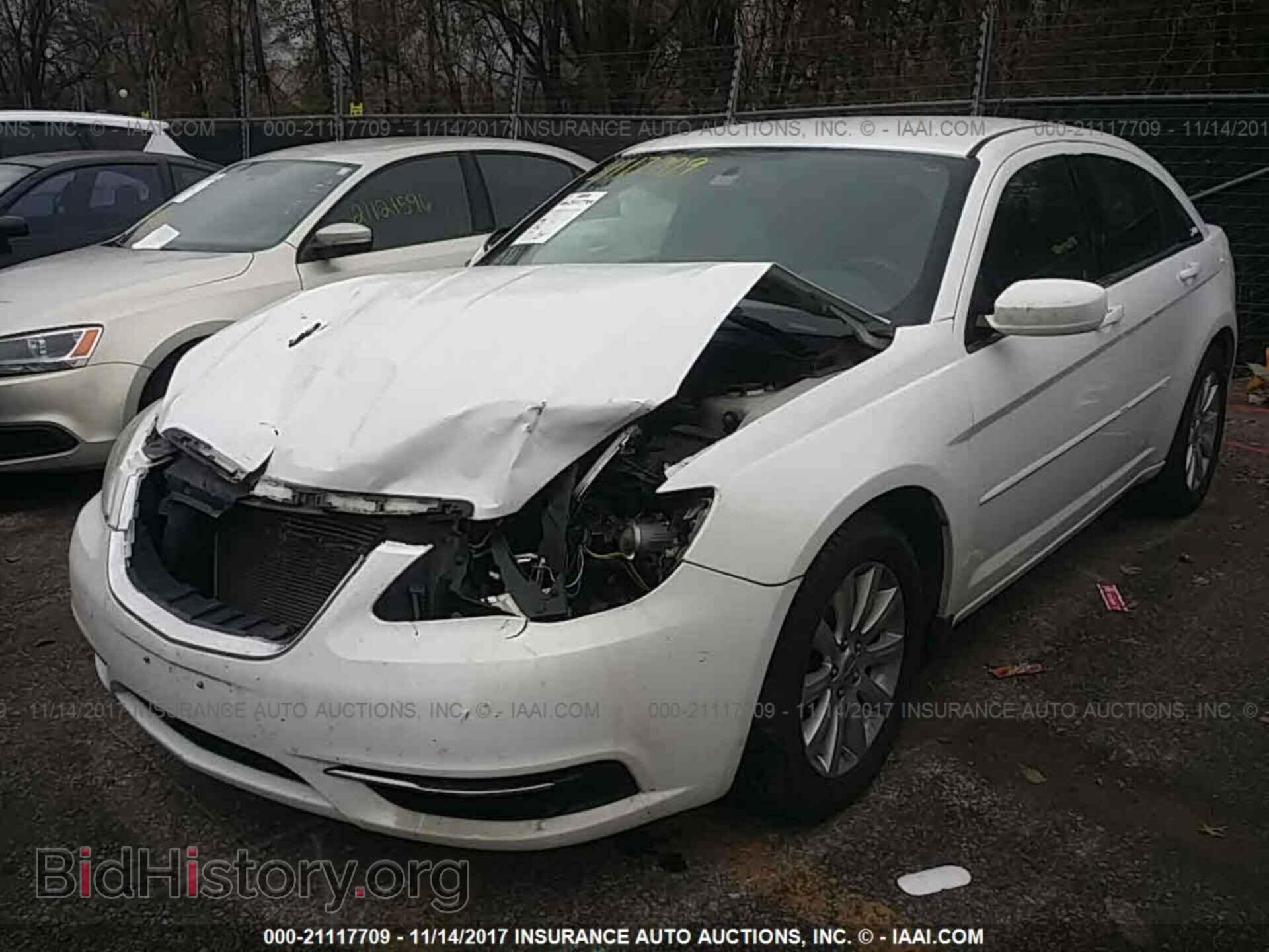 2013 Chrysler 200 - VIN: 1C3CCBBG1DN678814 - Photo 2