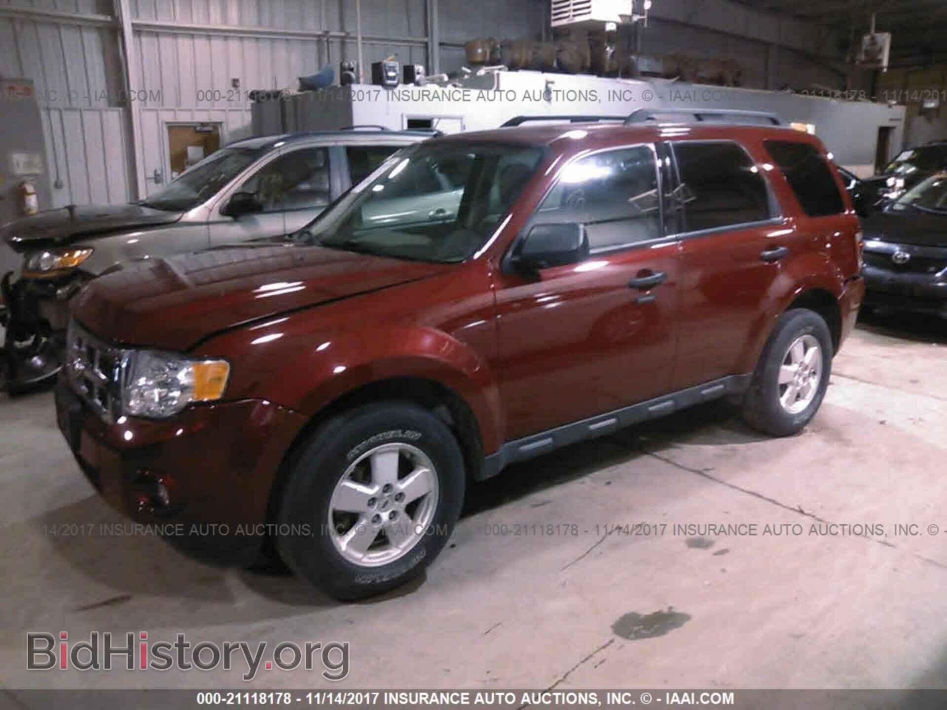 2011 Ford Escape - VIN: 1FMCU9D75BKA33169 - Photo 2