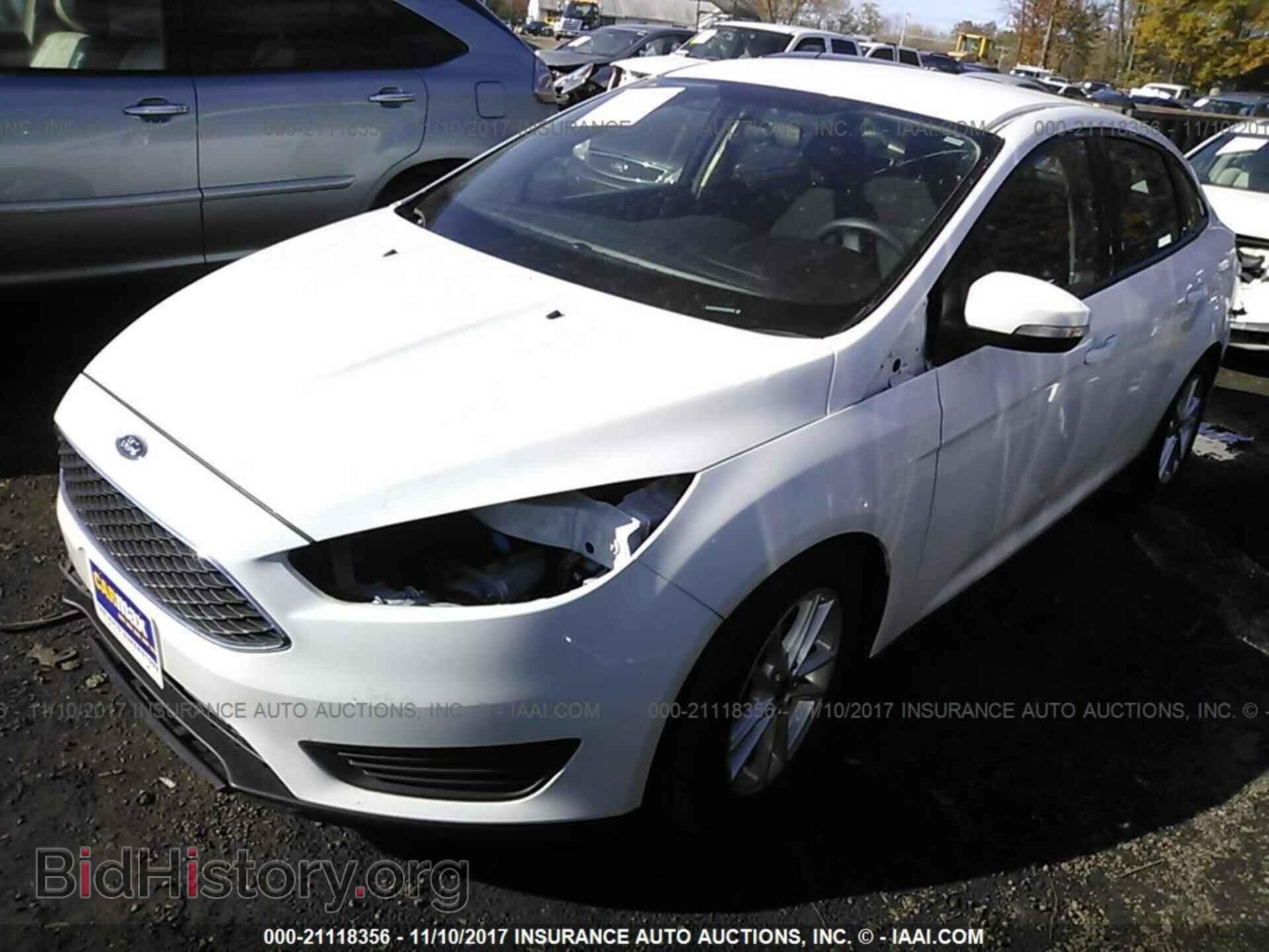 2015 Ford Focus - VIN: 1FADP3FEXFL322935 - Photo 2