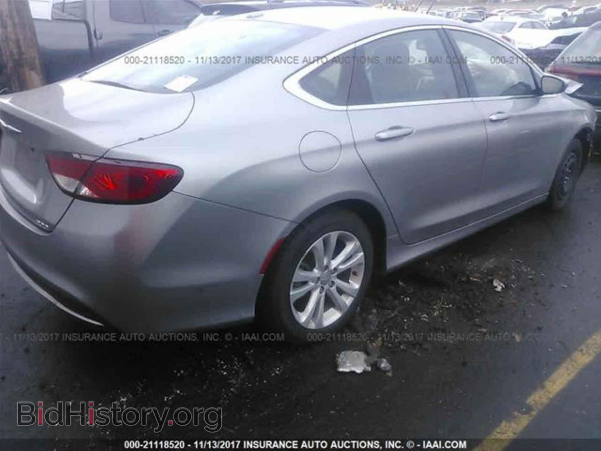 2015 Chrysler 200 - VIN: 1C3CCCAB0FN666913 - Photo 4