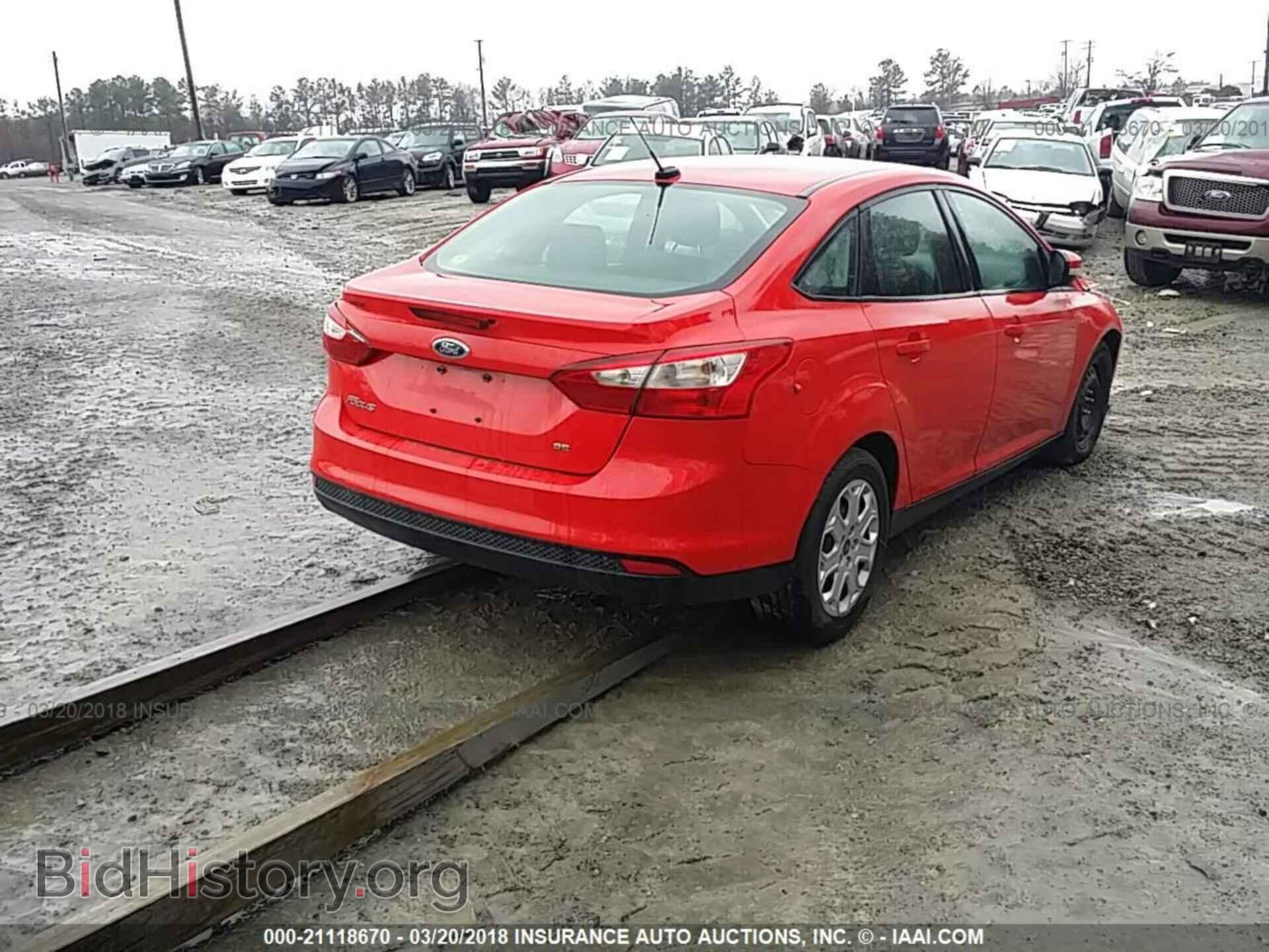 2012 Ford Focus - VIN: 1FAHP3F28CL229060 - Photo 4