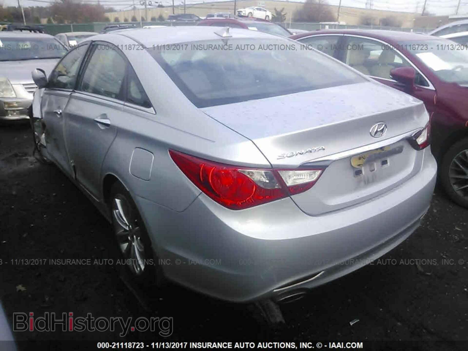 2012 Hyundai Sonata - VIN: 5NPEC4AC0CH413945 - Фото 3