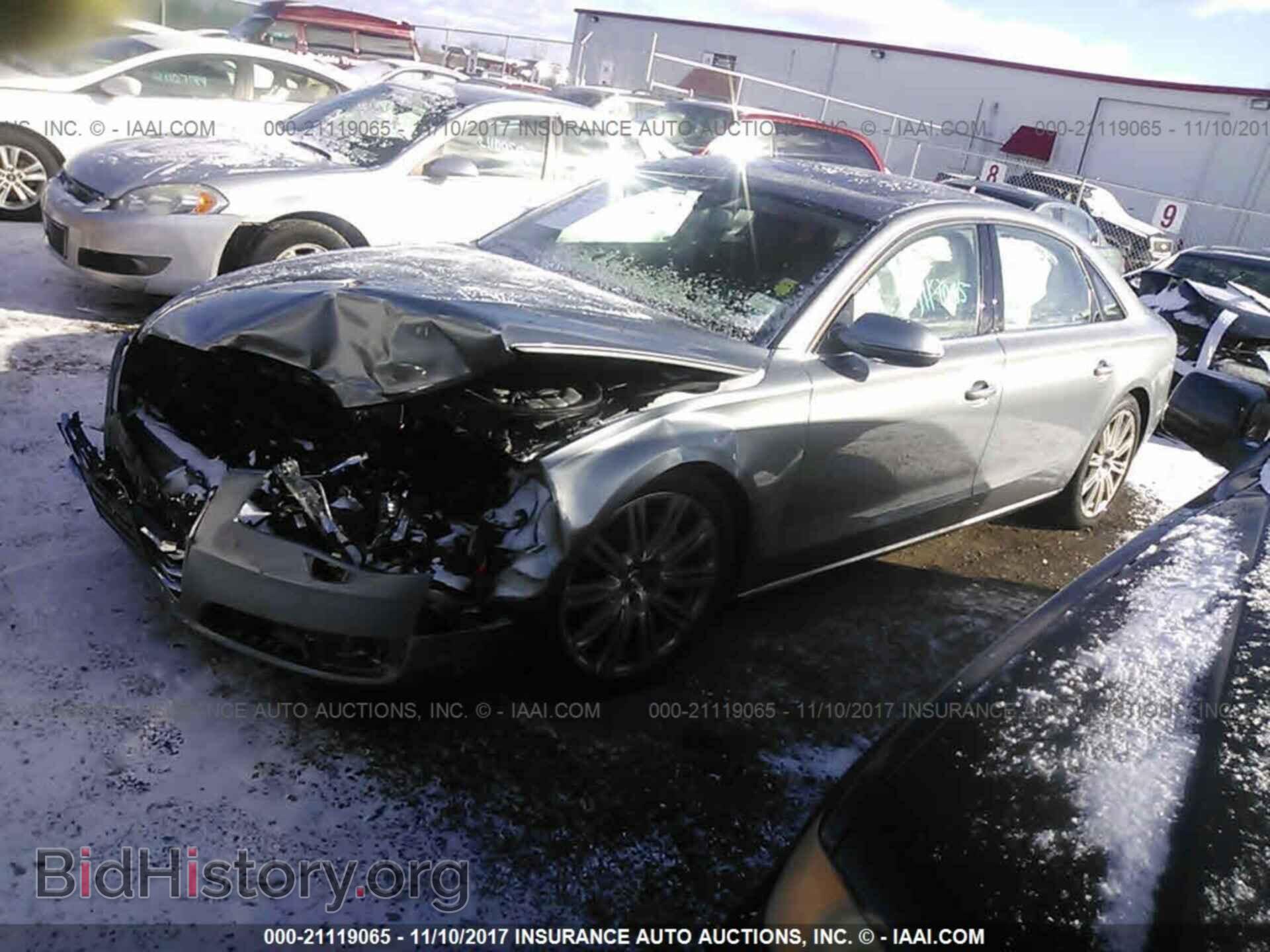 2013 Audi A8 - VIN: WAURGAFD1DN015888 - Фото 2