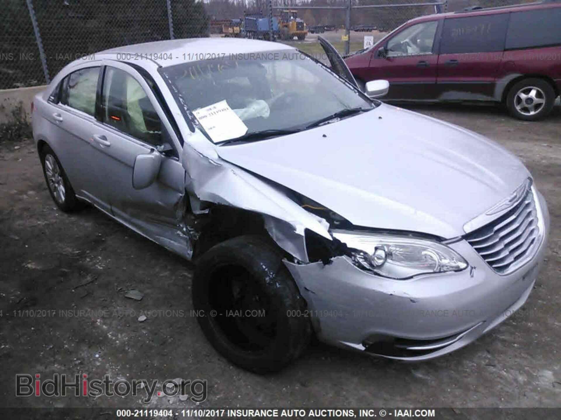 Photo 1C3BC4FB0BN562796 - Chrysler 200 2011