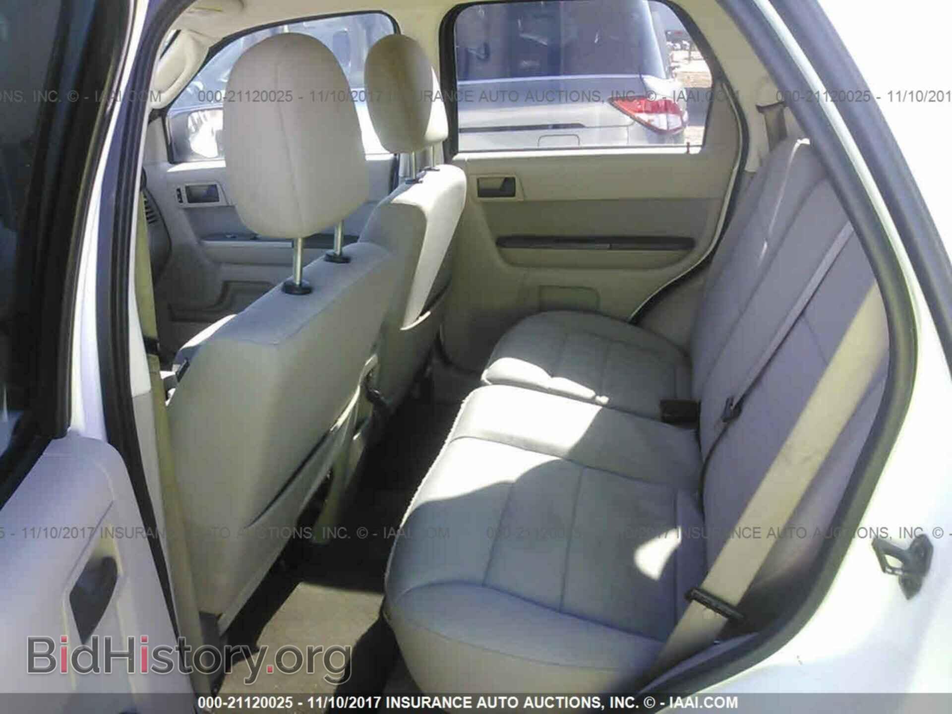 2011 Ford Escape - VIN: 1FMCU9D72BKB99519 - Photo 8
