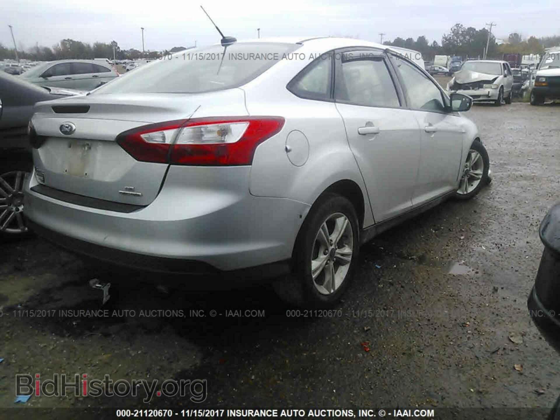 2014 Ford Focus - VIN: 1FADP3F26EL458001 - Photo 4