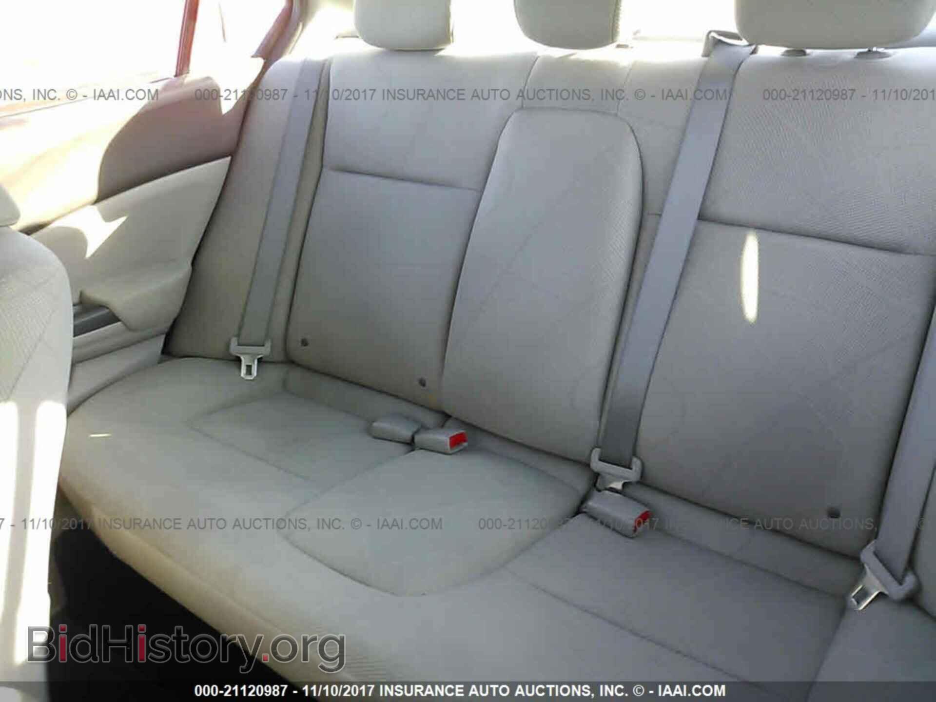 2012 Honda Civic - VIN: 2HGFB2F5XCH585478 - Photo 8