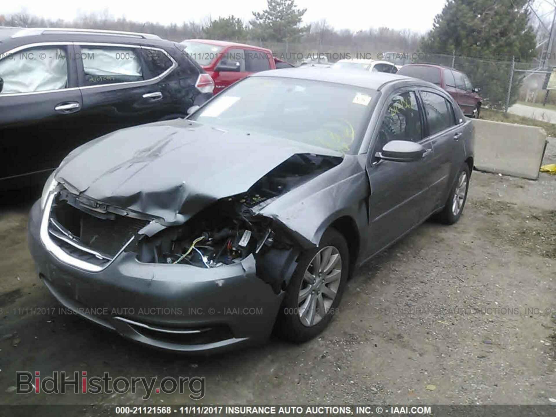 2013 Chrysler 200 - VIN: 1C3CCBBBXDN713967 - Photo 2