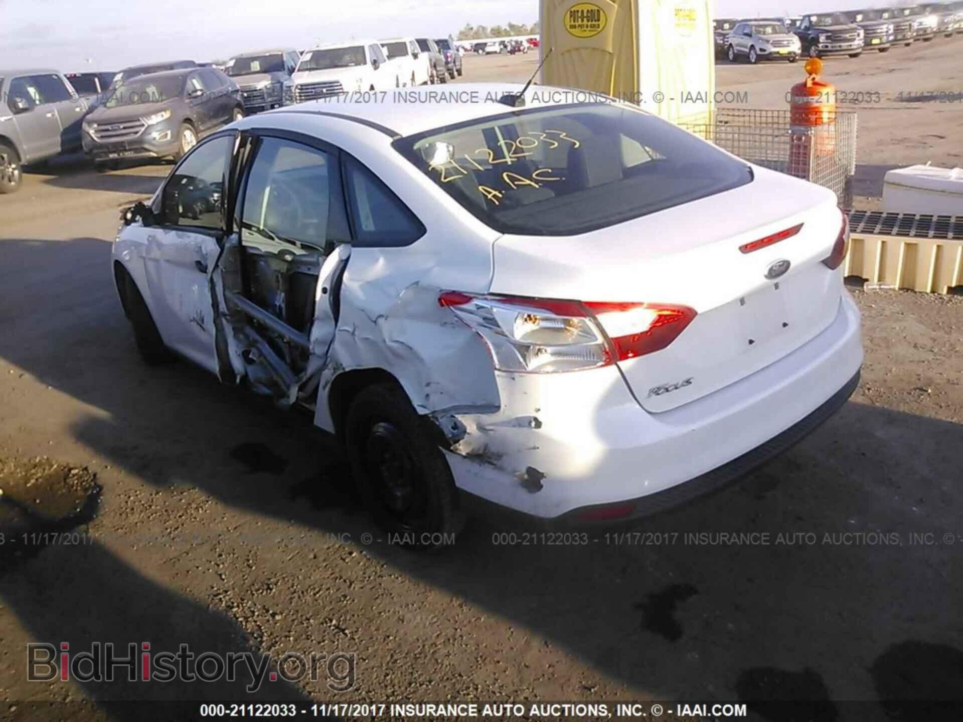 2012 Ford Focus - VIN: 1FAHP3E29CL329752 - Photo 3
