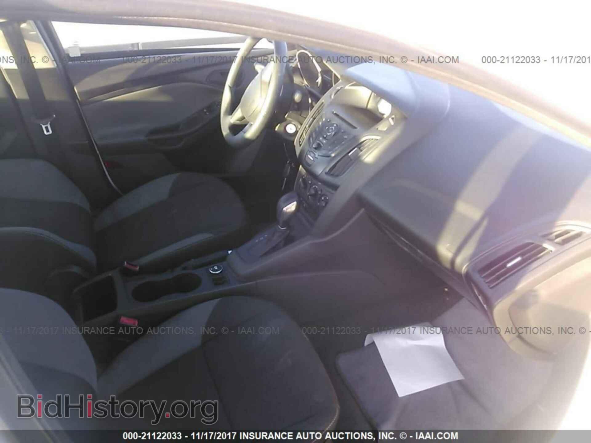 2012 Ford Focus - VIN: 1FAHP3E29CL329752 - Photo 5