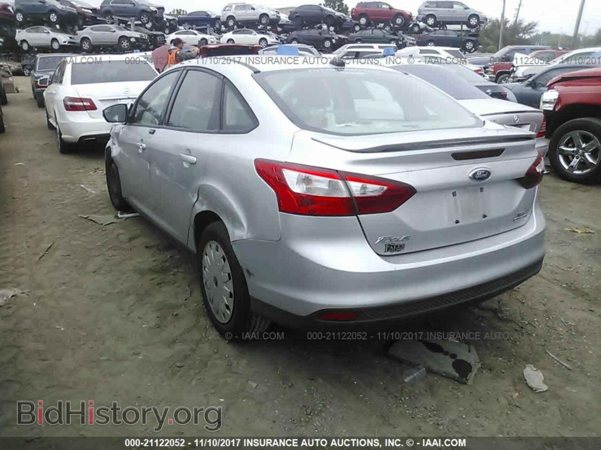 2013 Ford Focus - VIN: 1FADP3F2XDL203365 - Фото 3