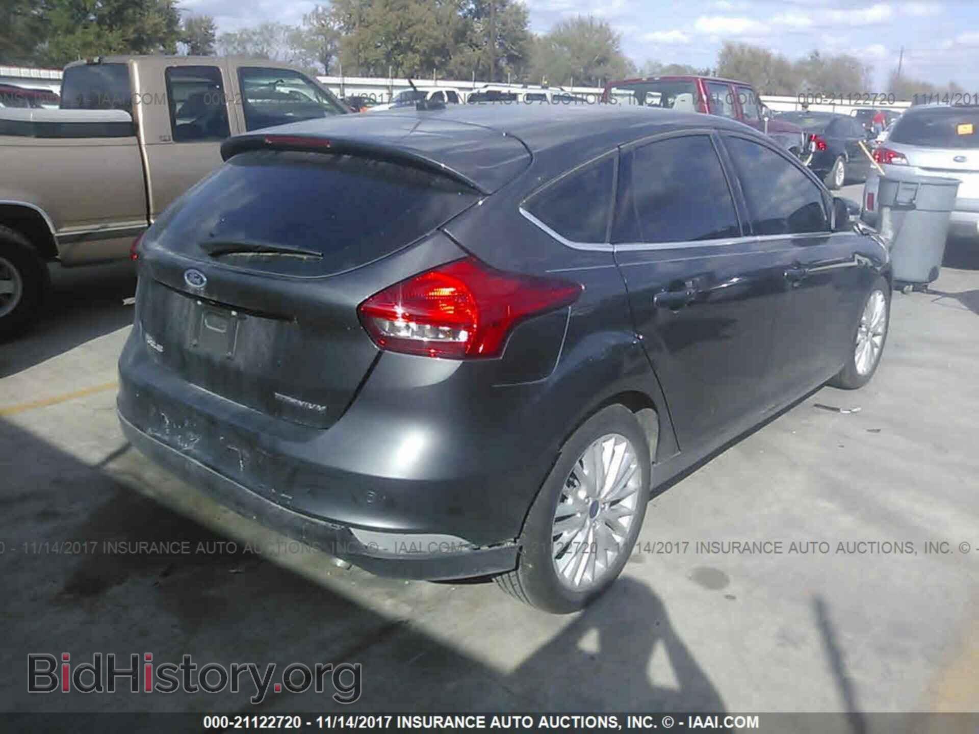 2017 Ford Focus - VIN: 1FADP3N23HL204817 - Photo 4