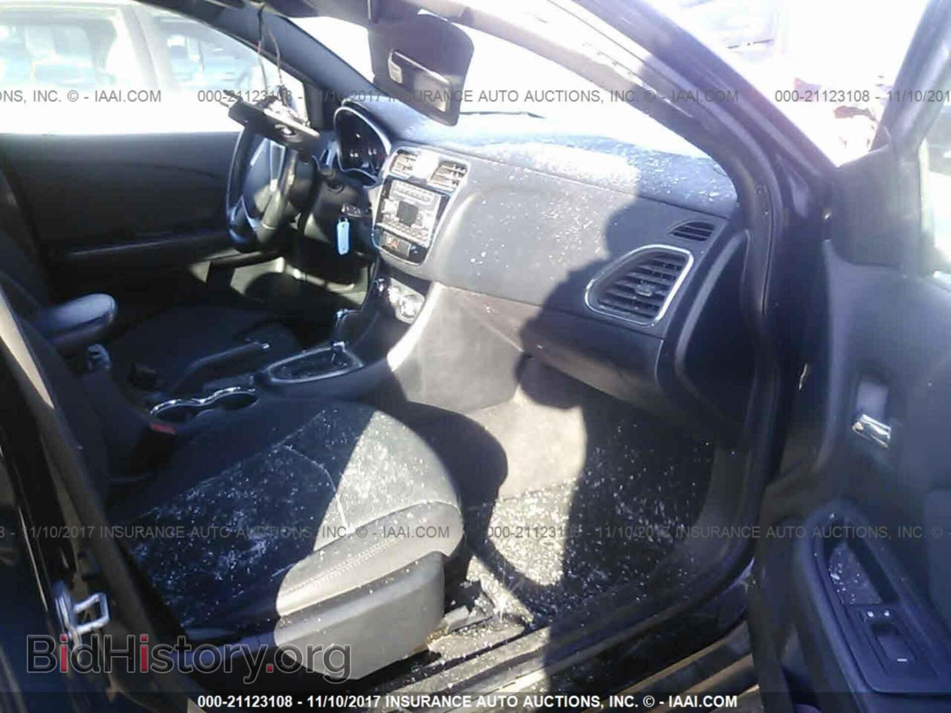 2012 Chrysler 200 - VIN: 1C3CCBBB0CN211452 - Photo 5
