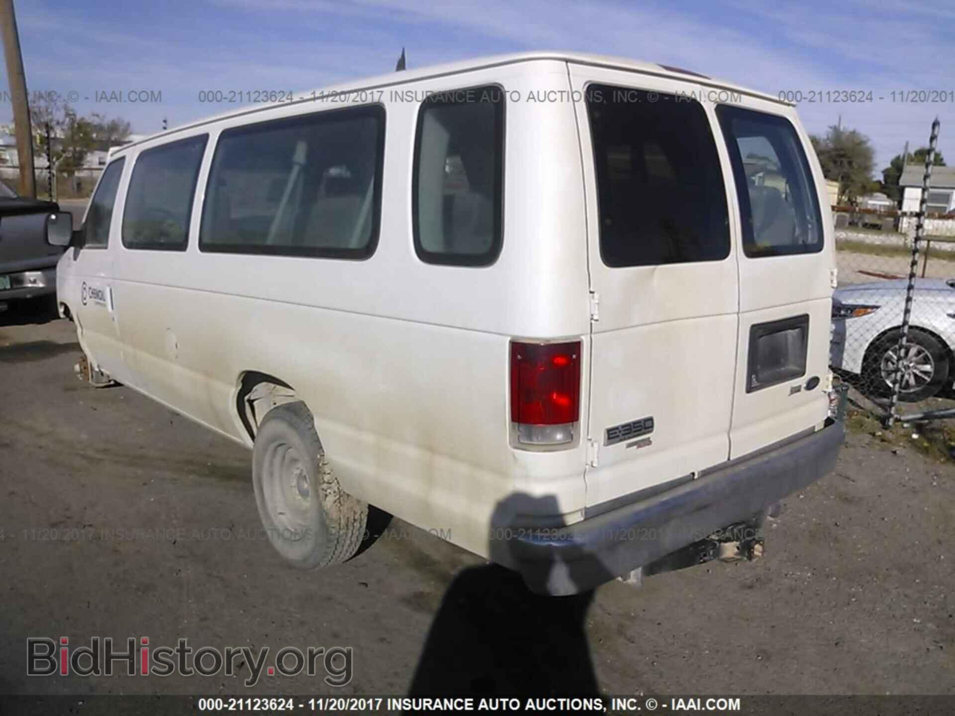 2011 Ford Econoline - VIN: 1FBSS3BL7BDB12743 - Photo 3