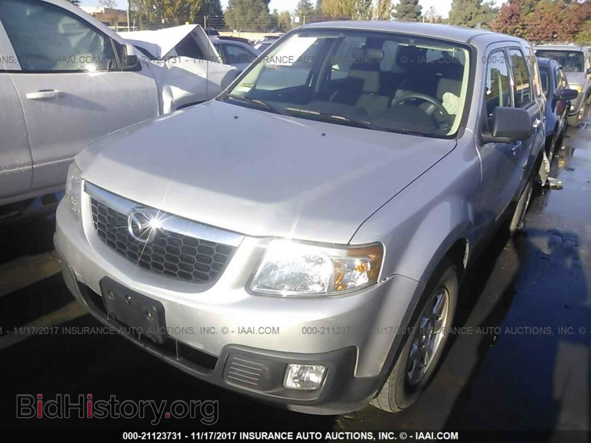 2011 Mazda Tribute - VIN: 4F2CY0C70BKM07242 - Фото 2