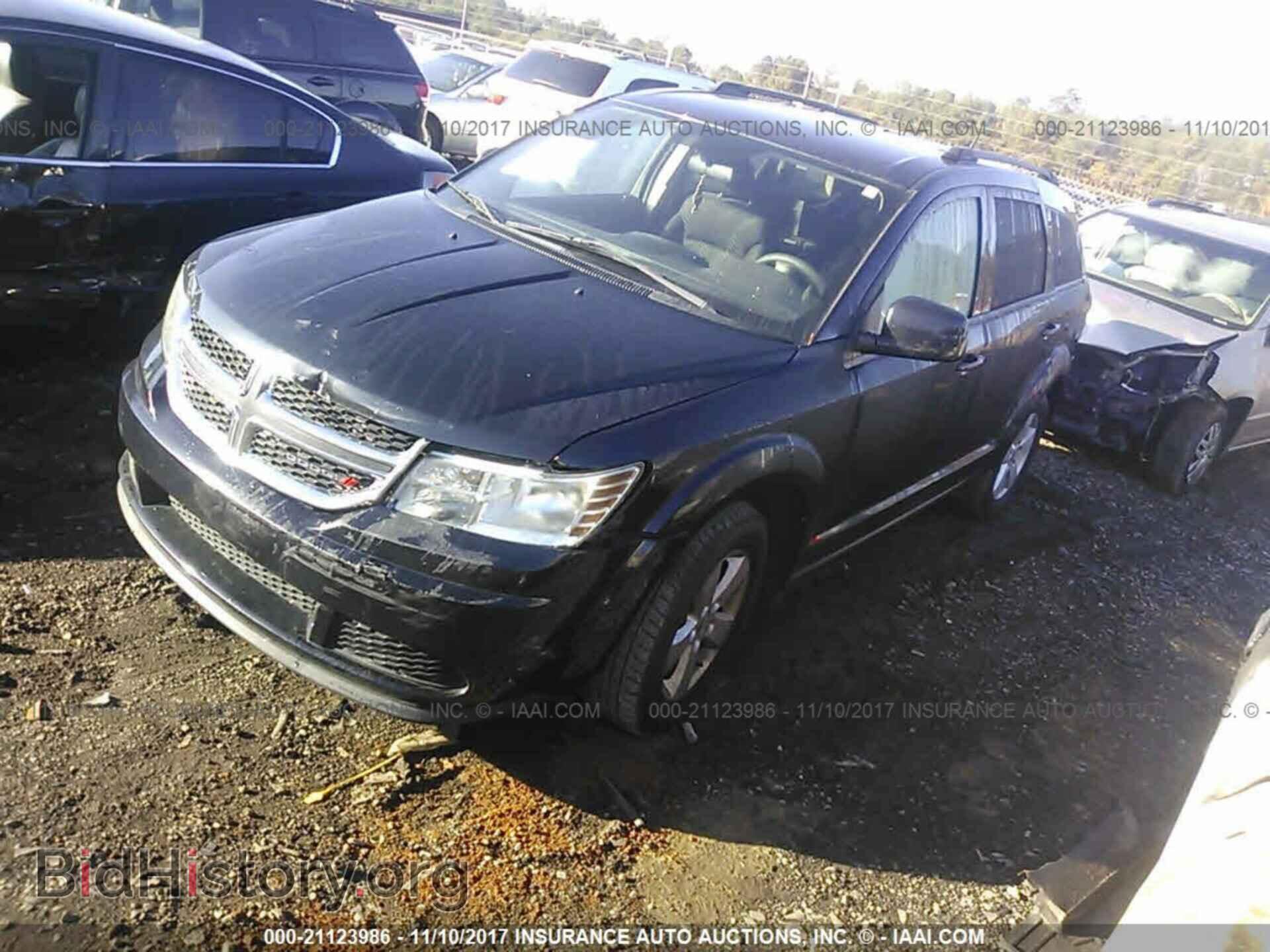 2011 Dodge Journey - VIN: 3D4PG1FG6BT516232 - Photo 2