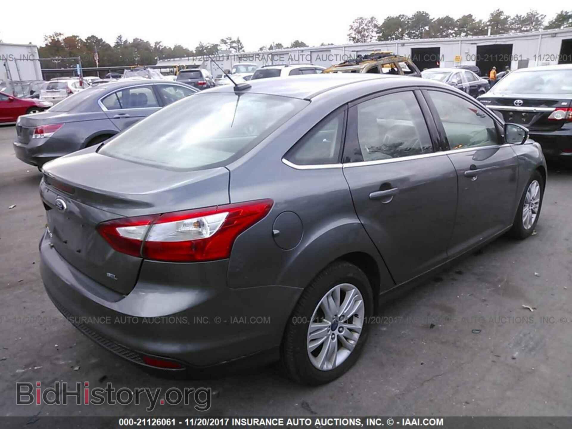 2012 Ford Focus - VIN: 1FAHP3H2XCL330985 - Photo 4
