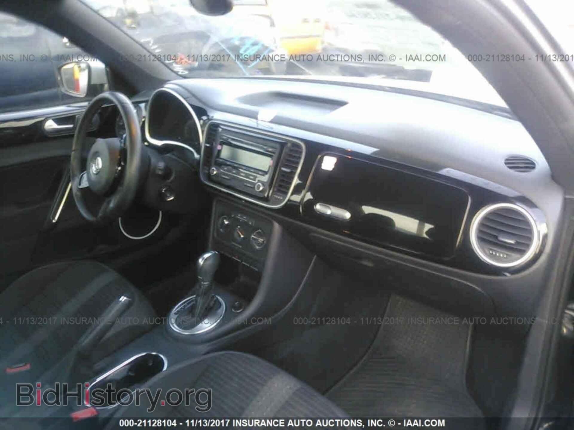 2012 Volkswagen Beetle - VIN: 3VWVA7AT7CM605121 - Фото 5