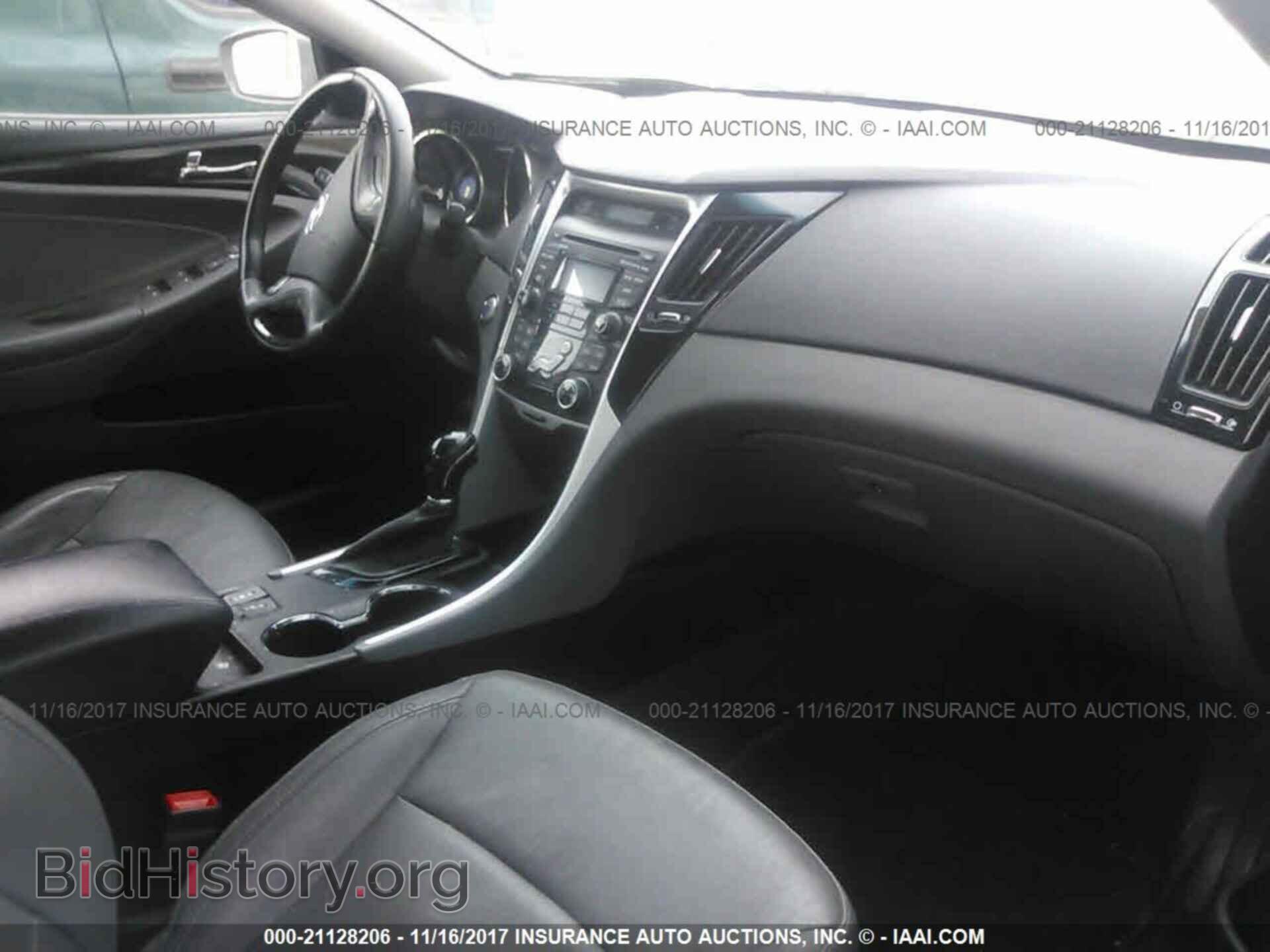 2012 Hyundai Sonata - VIN: 5NPEC4AC1CH377375 - Photo 5