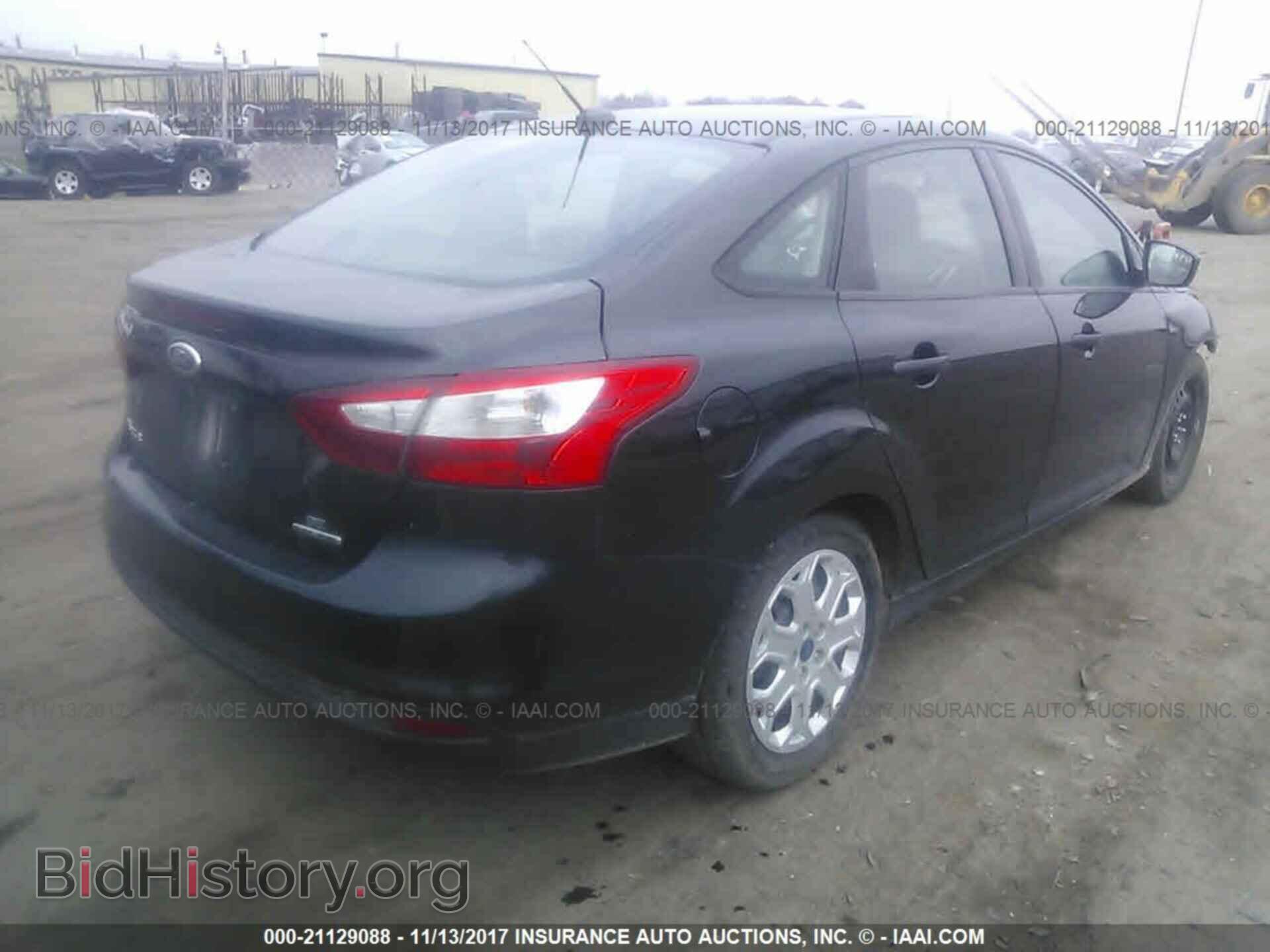 2012 Ford Focus - VIN: 1FAHP3F22CL428511 - Photo 4