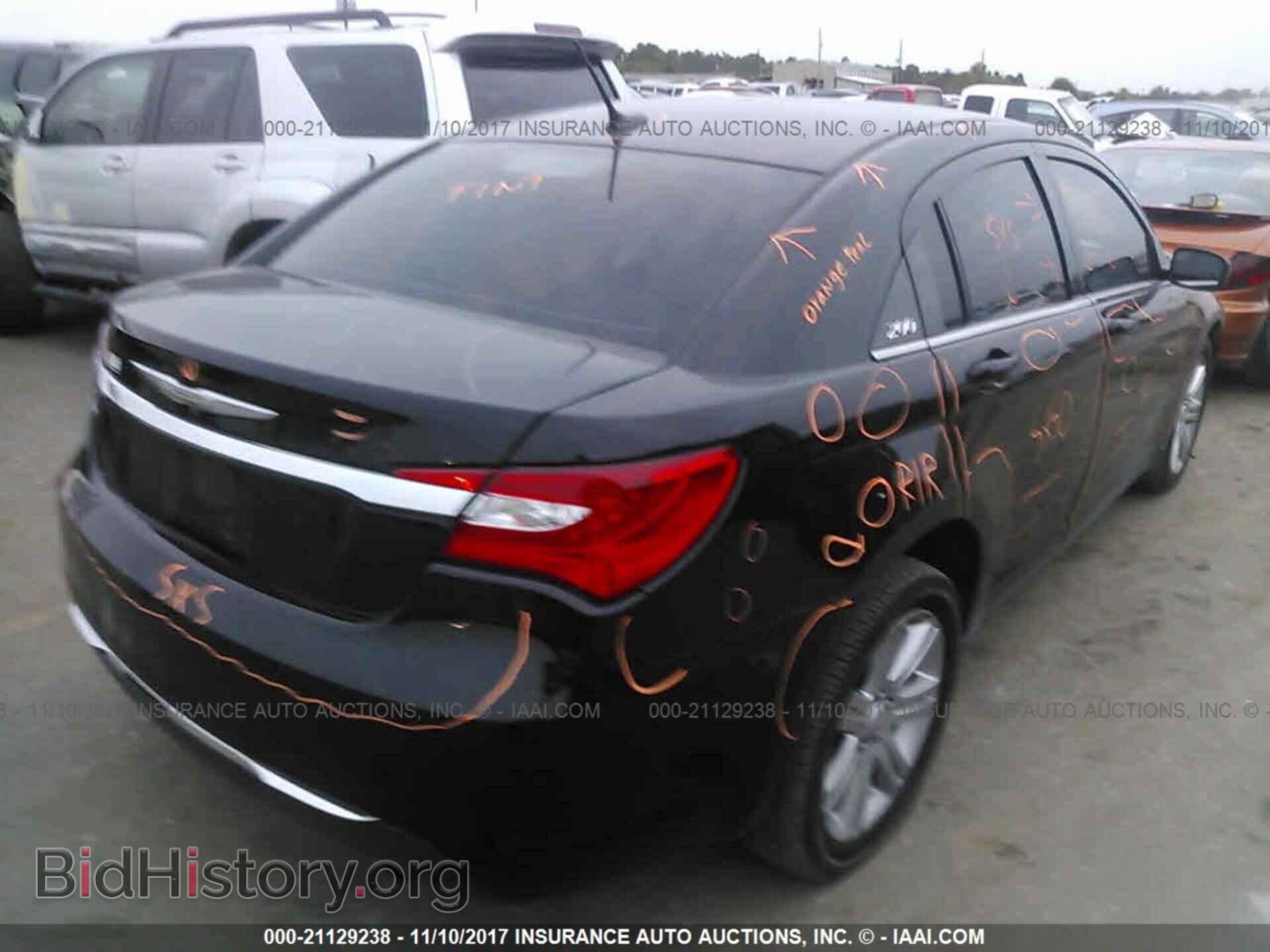 2013 Chrysler 200 - VIN: 1C3CCBBB4DN743529 - Фото 4