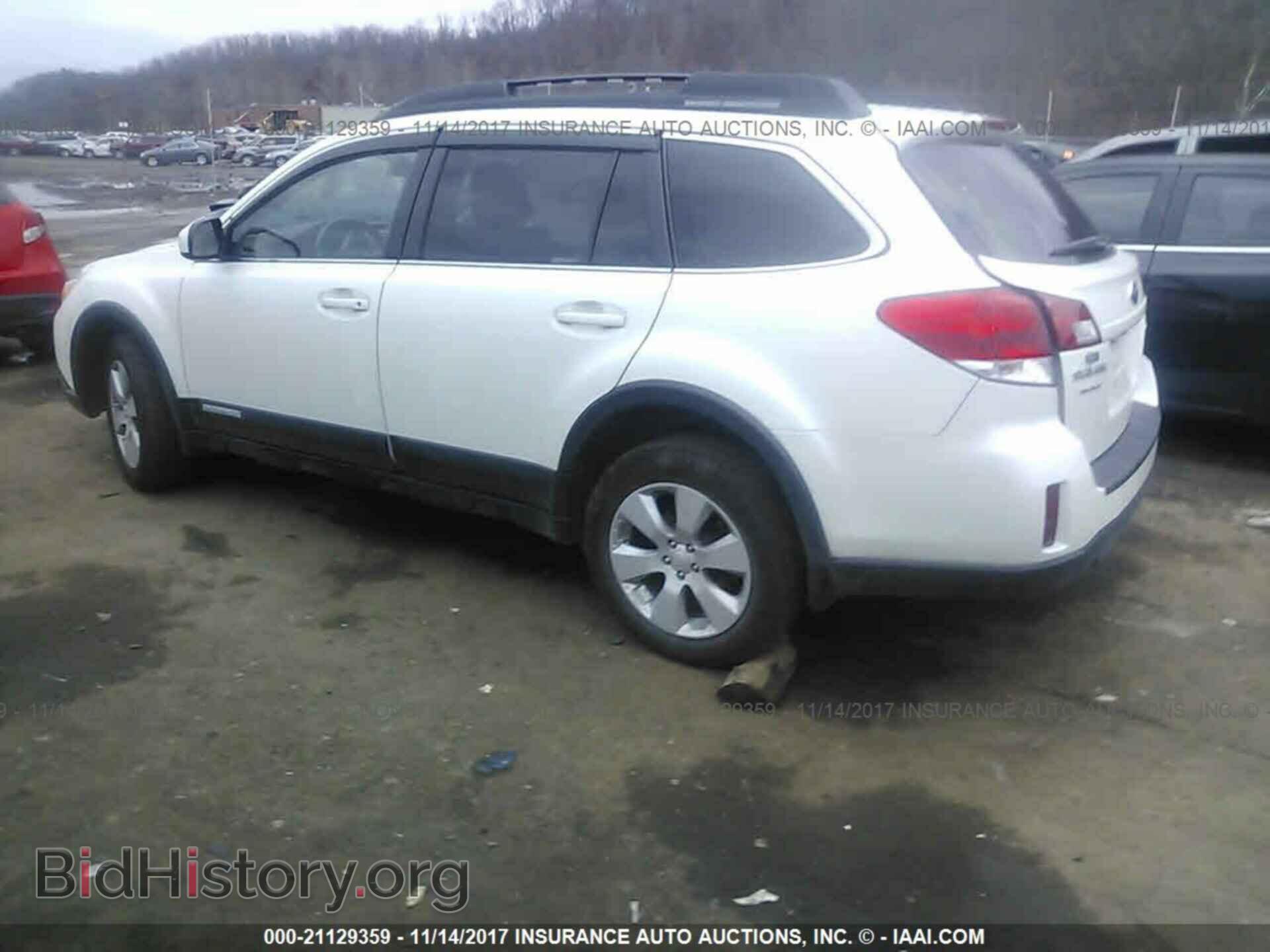 2011 Subaru Outback - VIN: 4S4BRBCC8B3327808 - Фото 3
